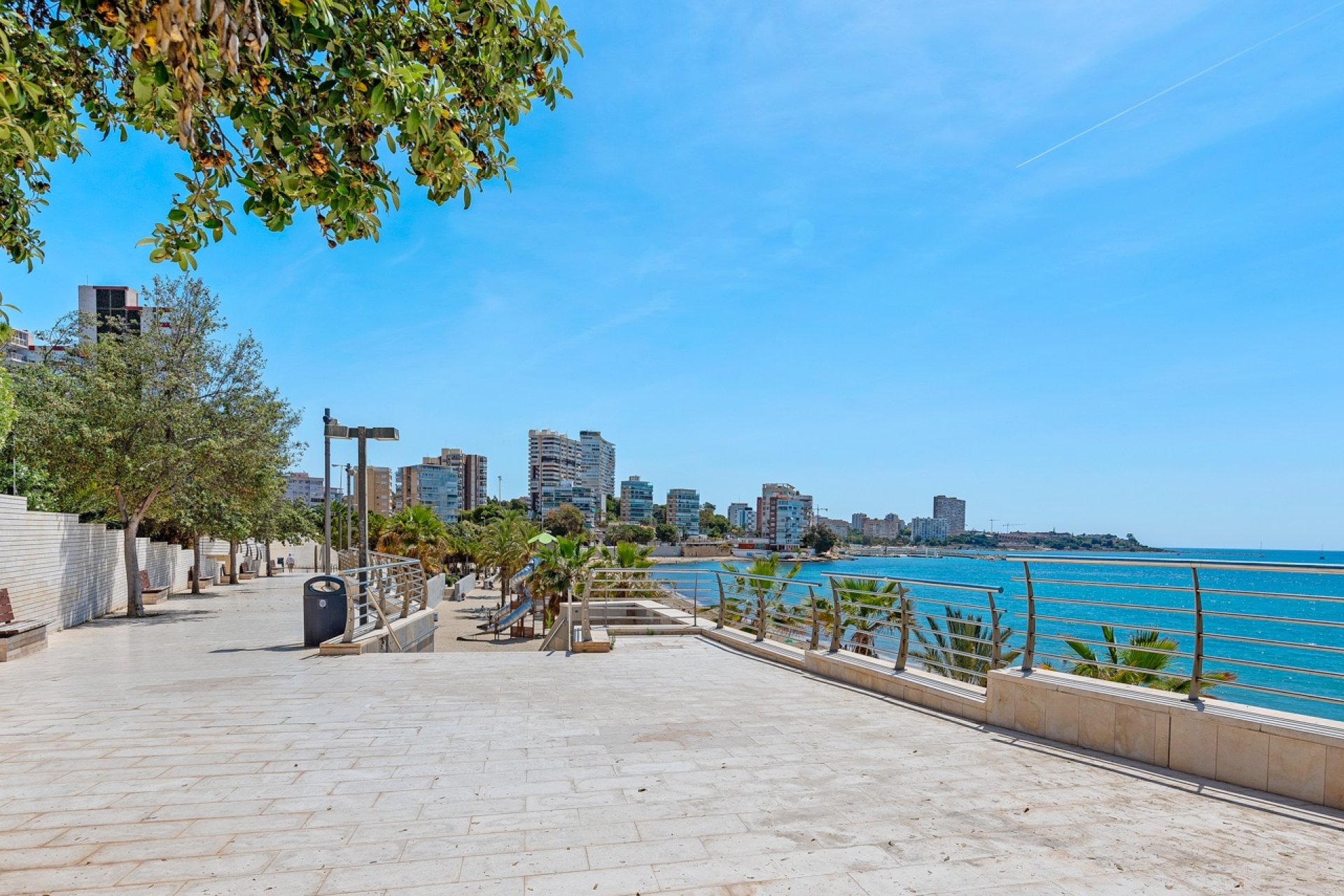 Resale - Apartment / flat -
Alicante - La Albufereta