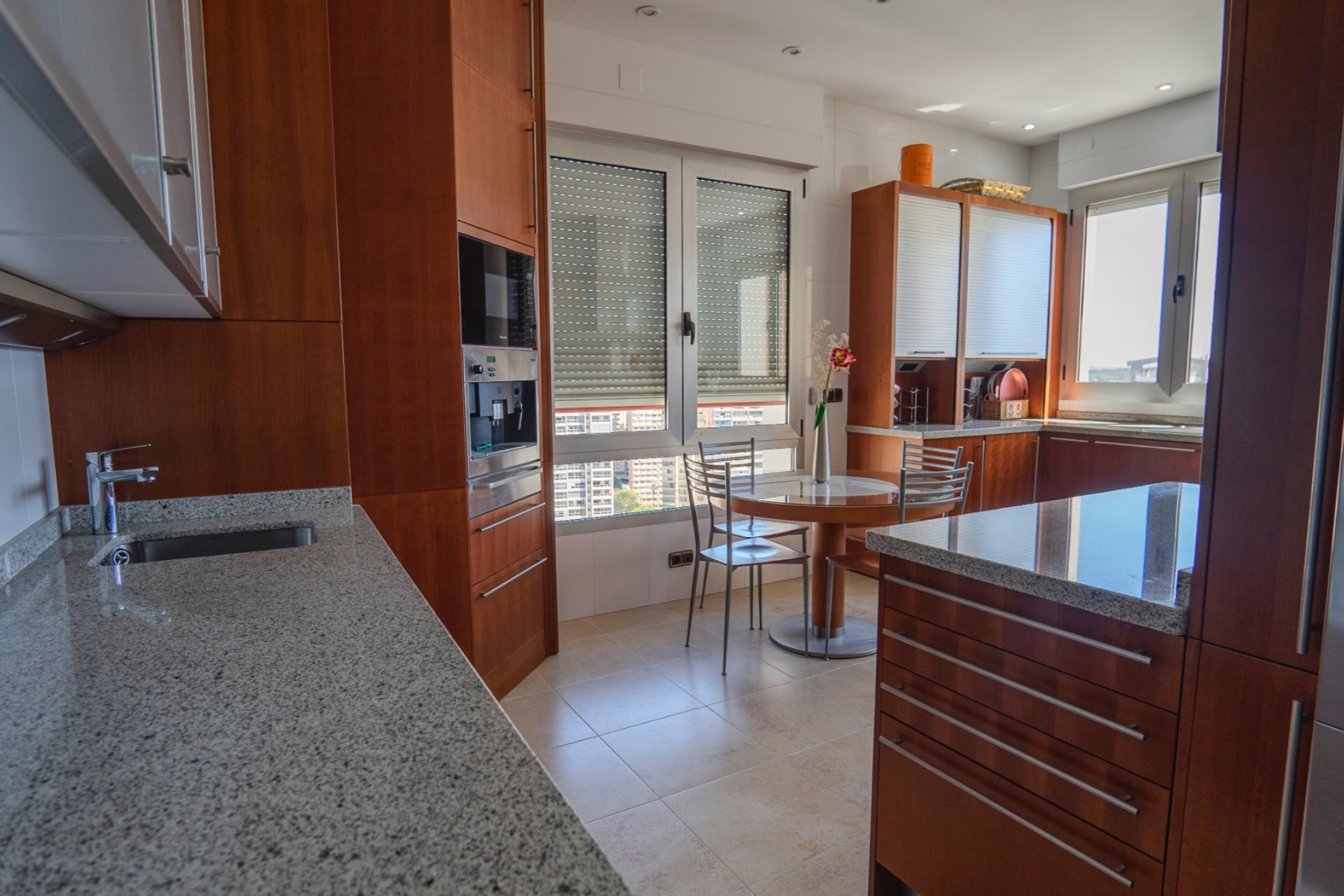 Resale - Apartment / flat -
Benidorm - Benidorm - City