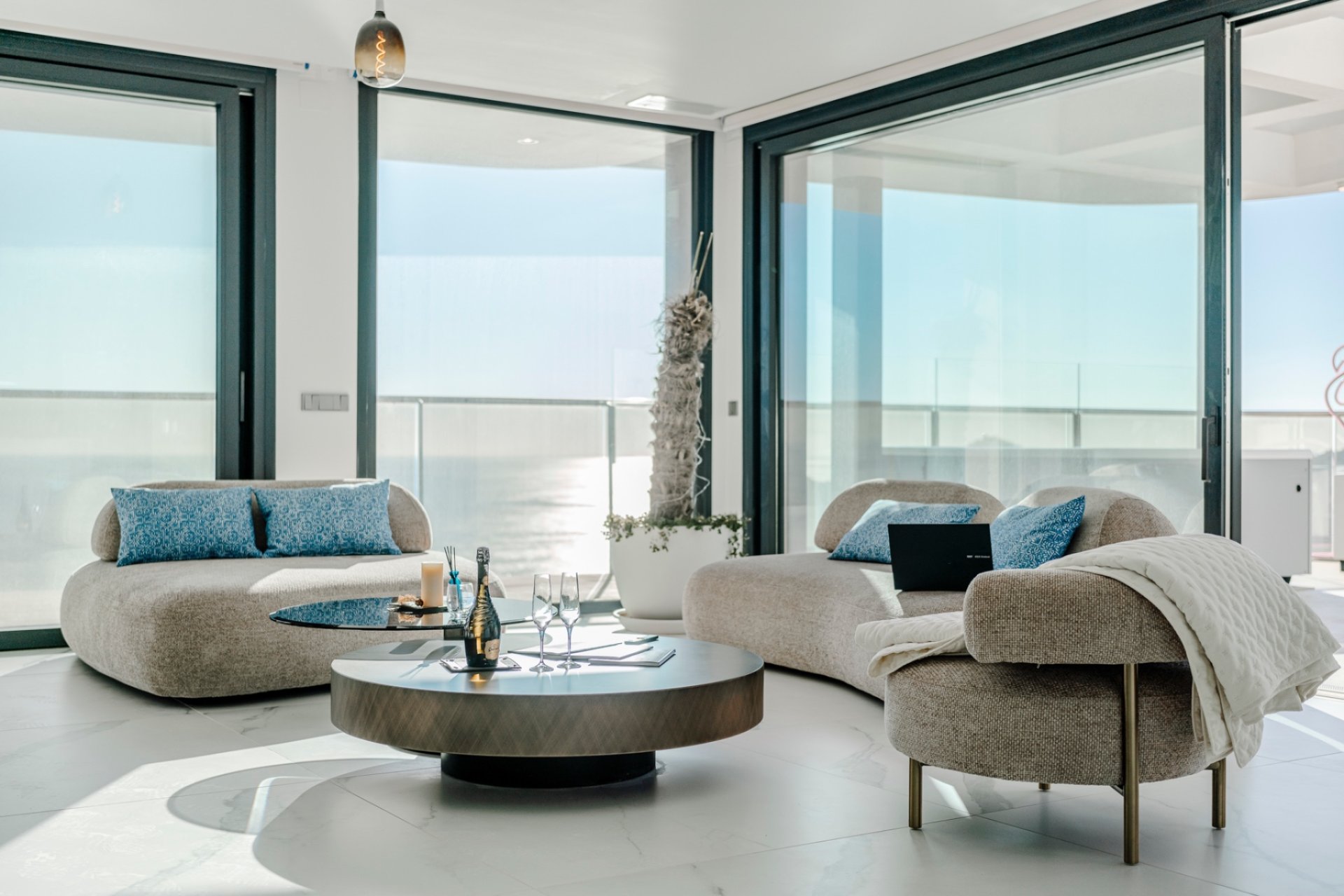 Resale - Apartment / flat -
Benidorm - Playa de Poniente