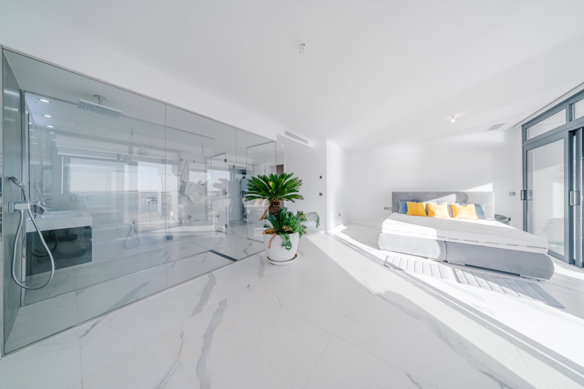 Resale - Apartment / flat -
Benidorm - Playa de Poniente