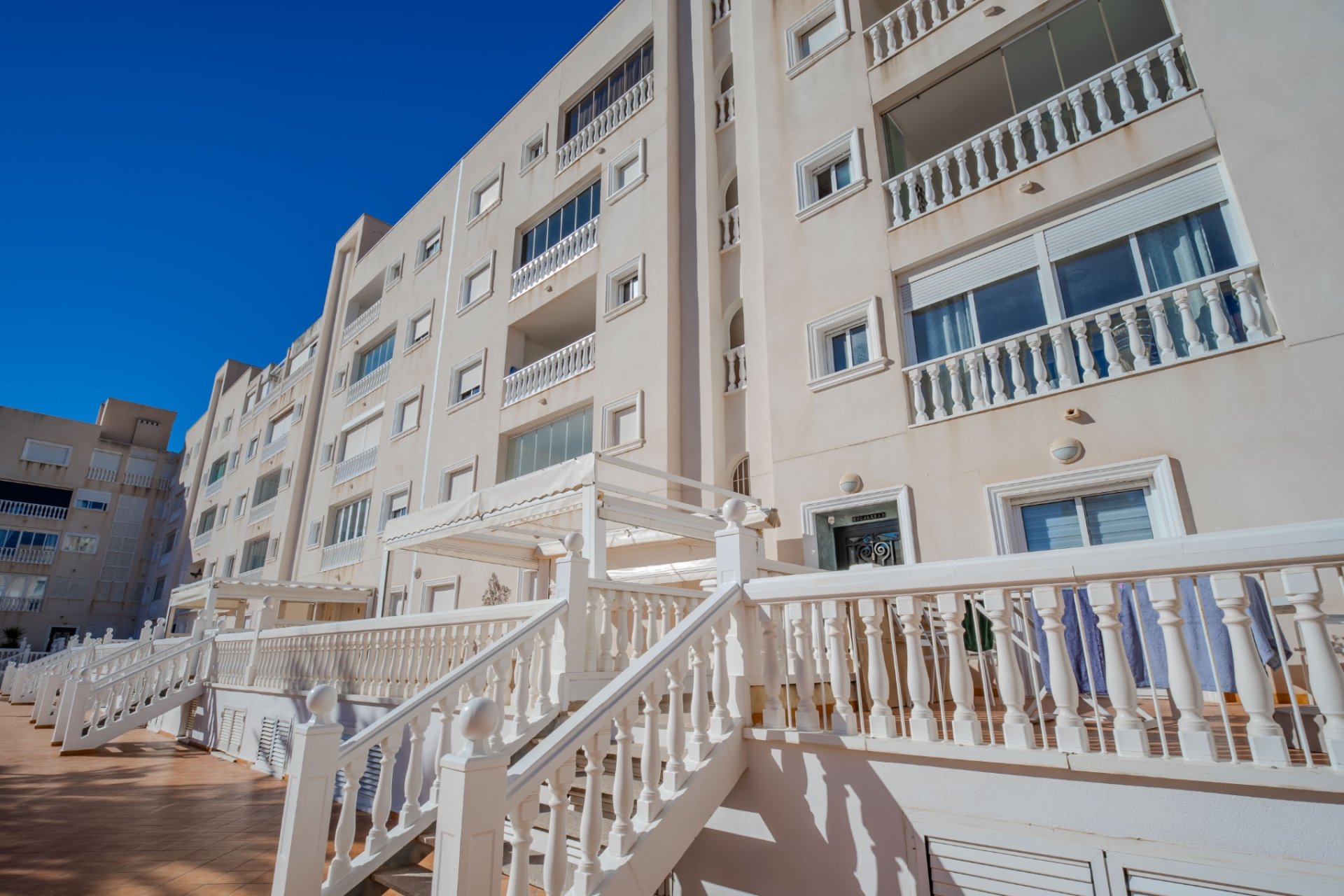 Resale - Apartment / flat -
Guardamar del Segura - El Eden