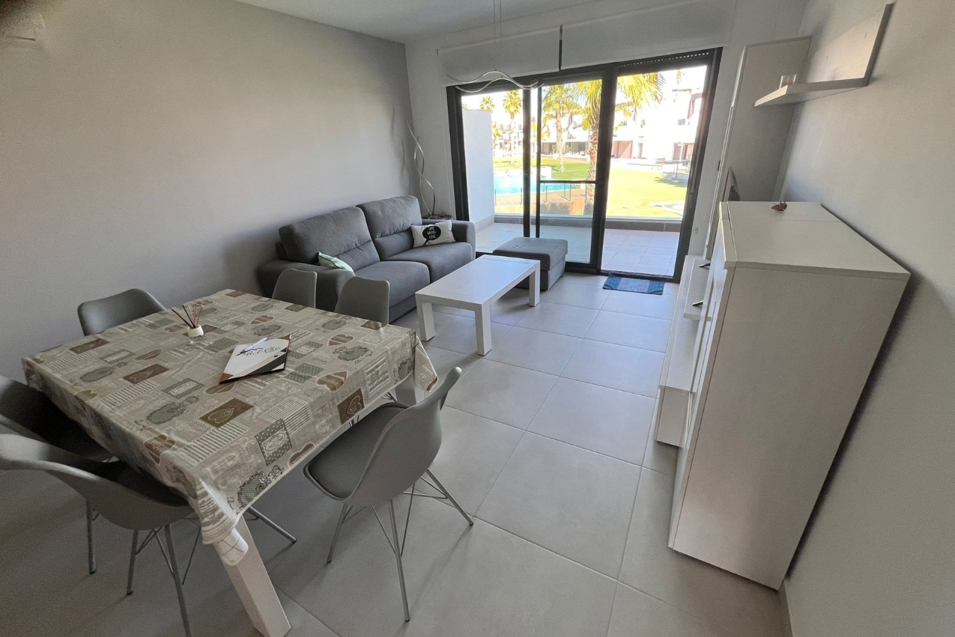 Resale - Apartment / flat -
Guardamar del Segura - El Raso