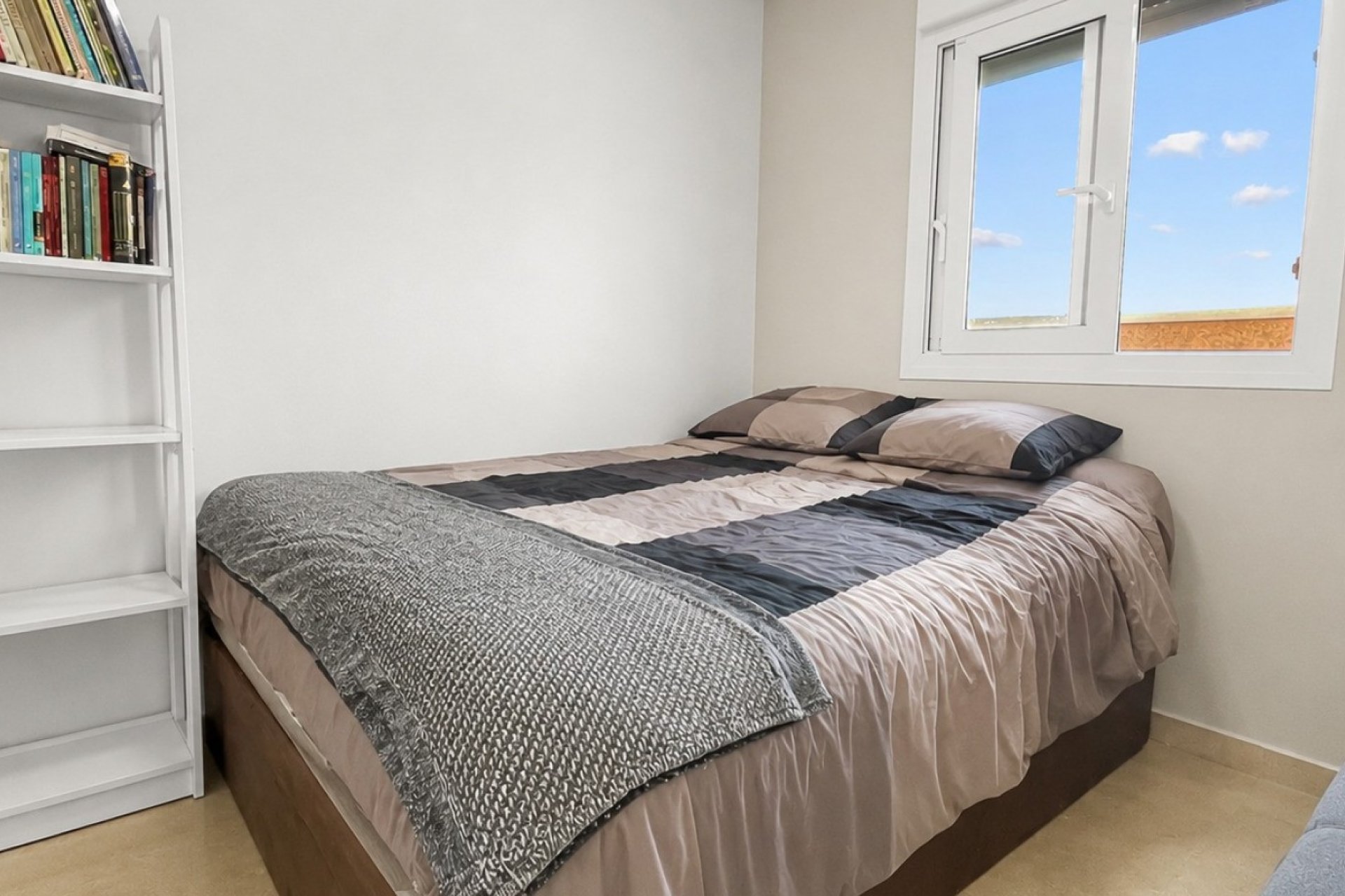 Resale - Apartment / flat -
Guardamar del Segura - El Raso