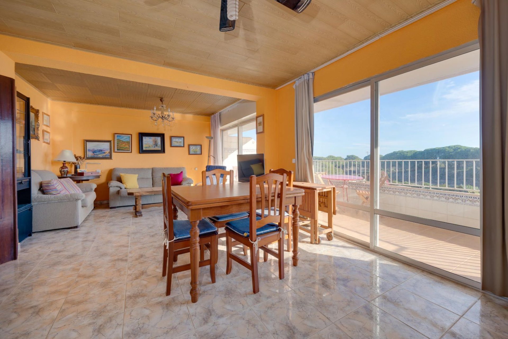 Resale - Apartment / flat -
Guardamar del Segura - Pinomar