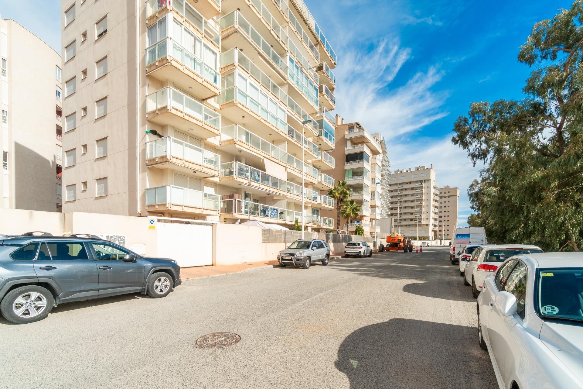 Resale - Apartment / flat -
Guardamar del Segura - Puerto Deportivo