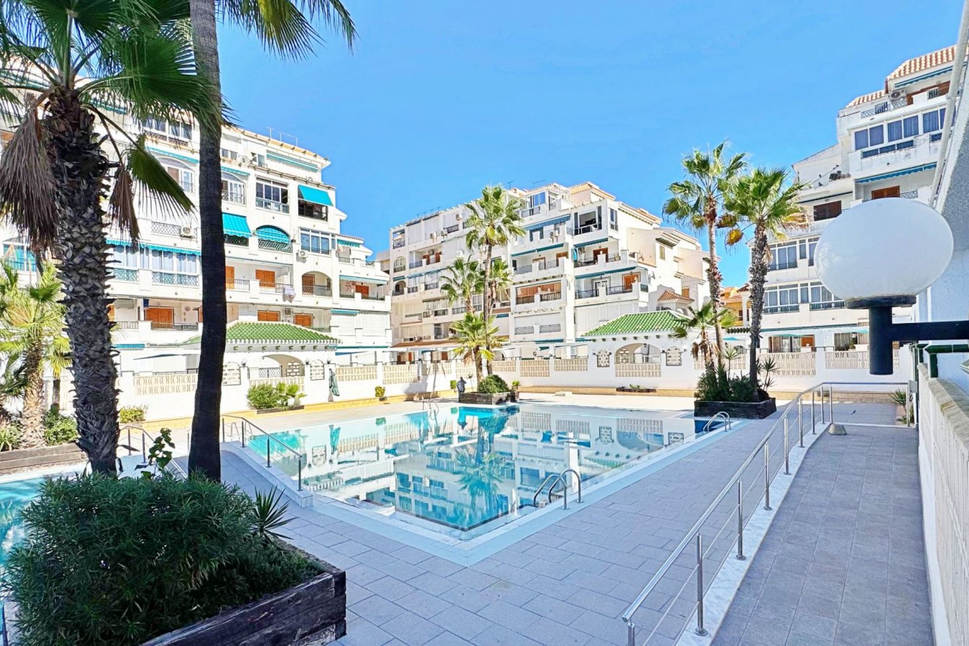 Resale - Apartment / flat -
La Mata - La Mata - Town