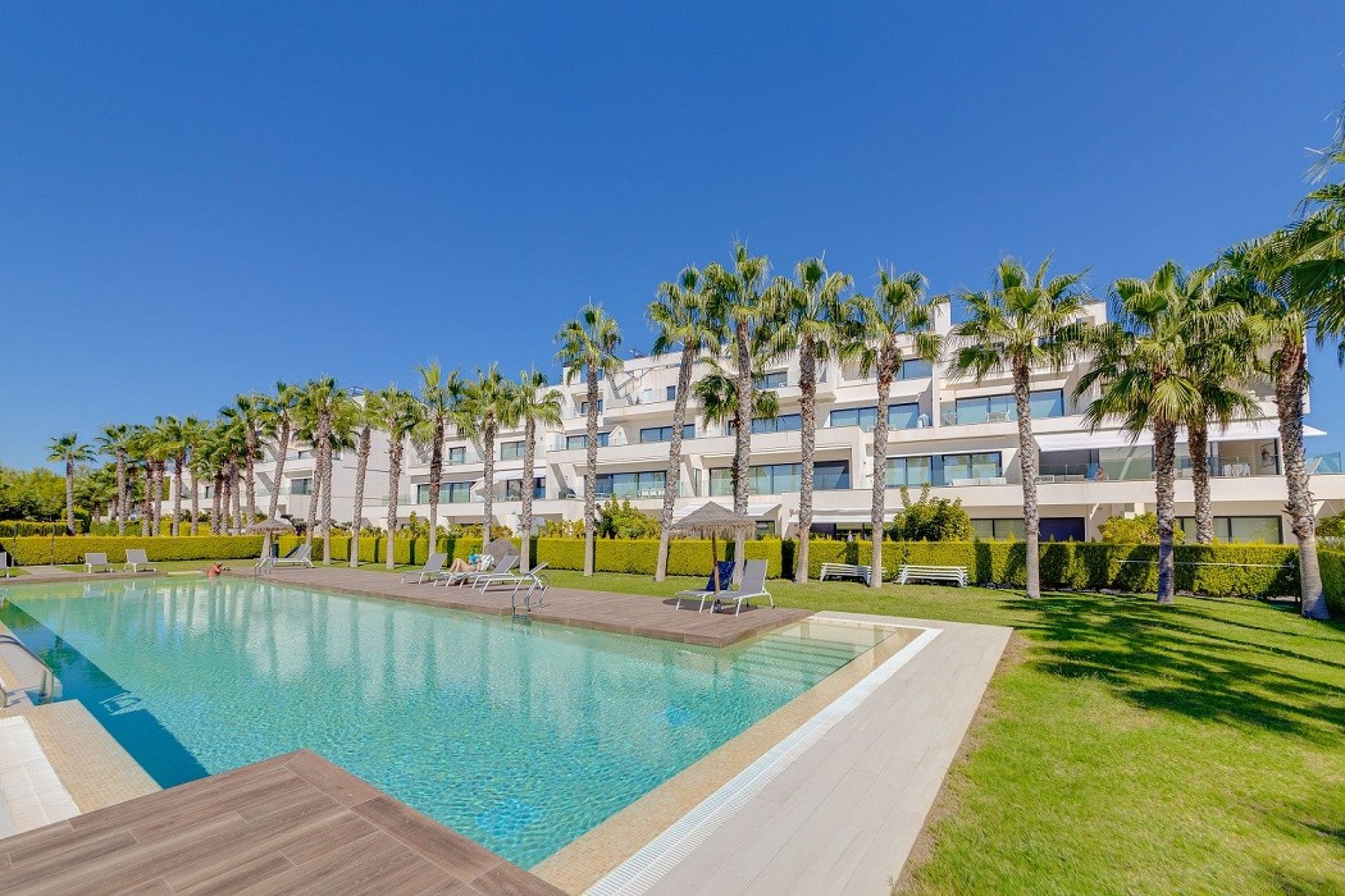 Resale - Apartment / flat -
Las Colinas Golf Resort