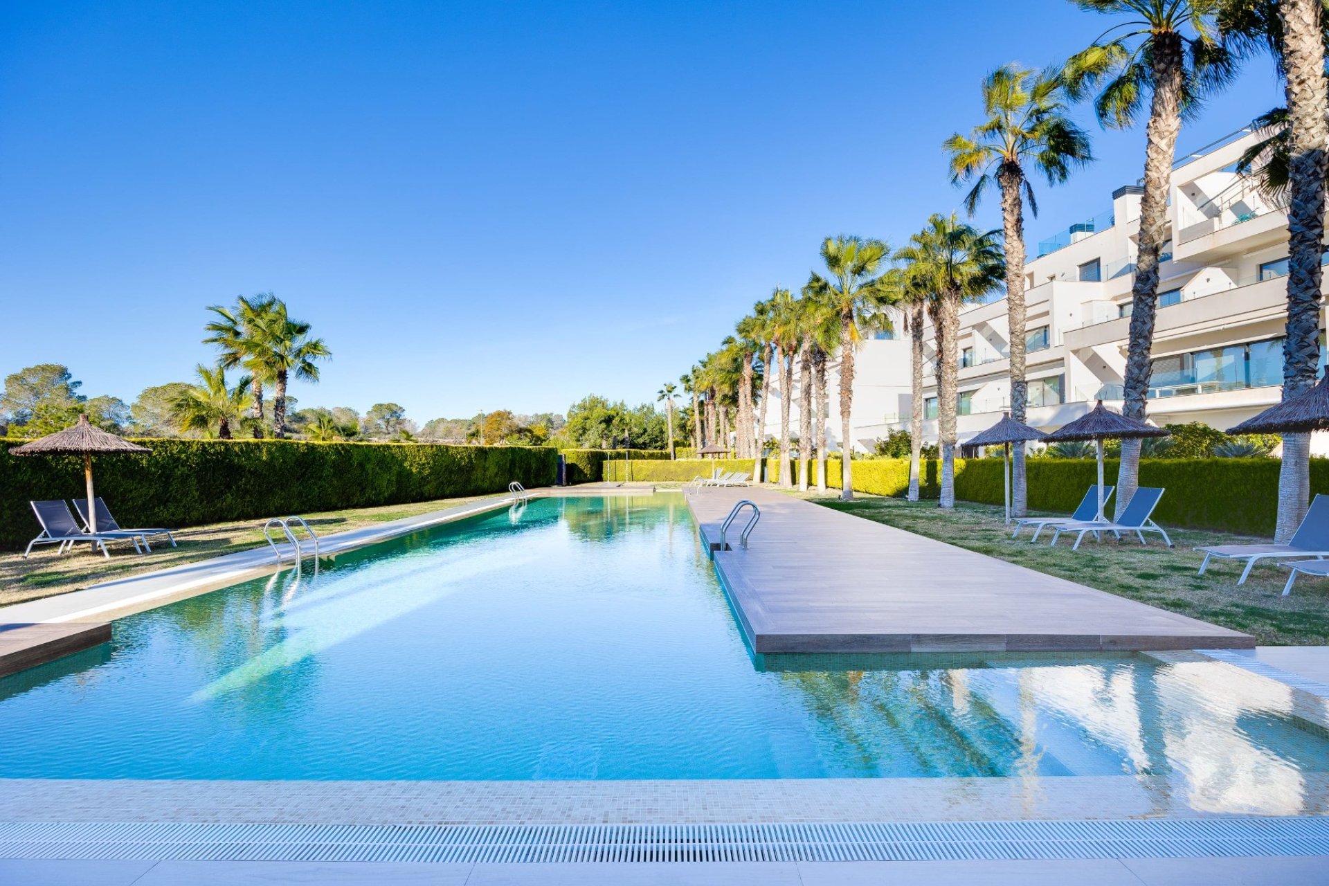 Resale - Apartment / flat -
Las Colinas Golf Resort