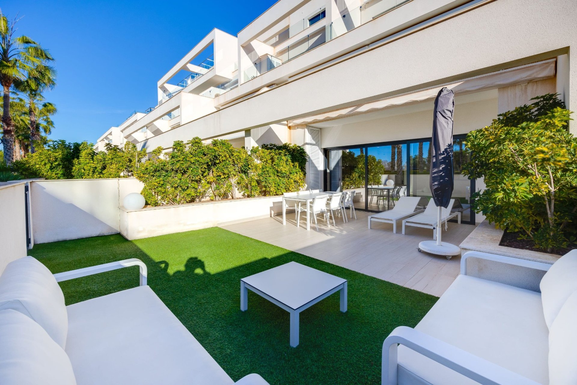 Resale - Apartment / flat -
Las Colinas Golf Resort