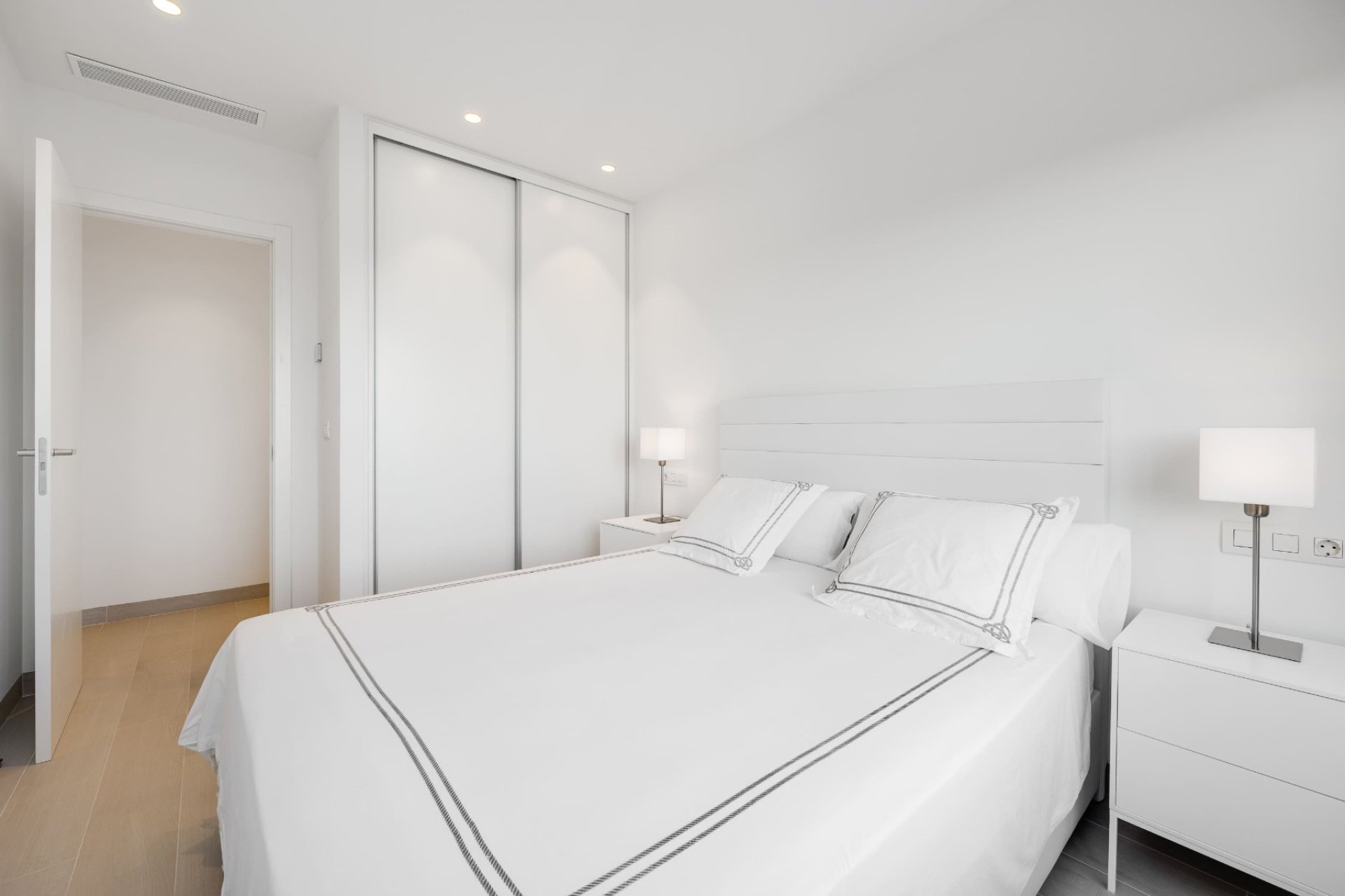 Resale - Apartment / flat -
Las Colinas Golf Resort