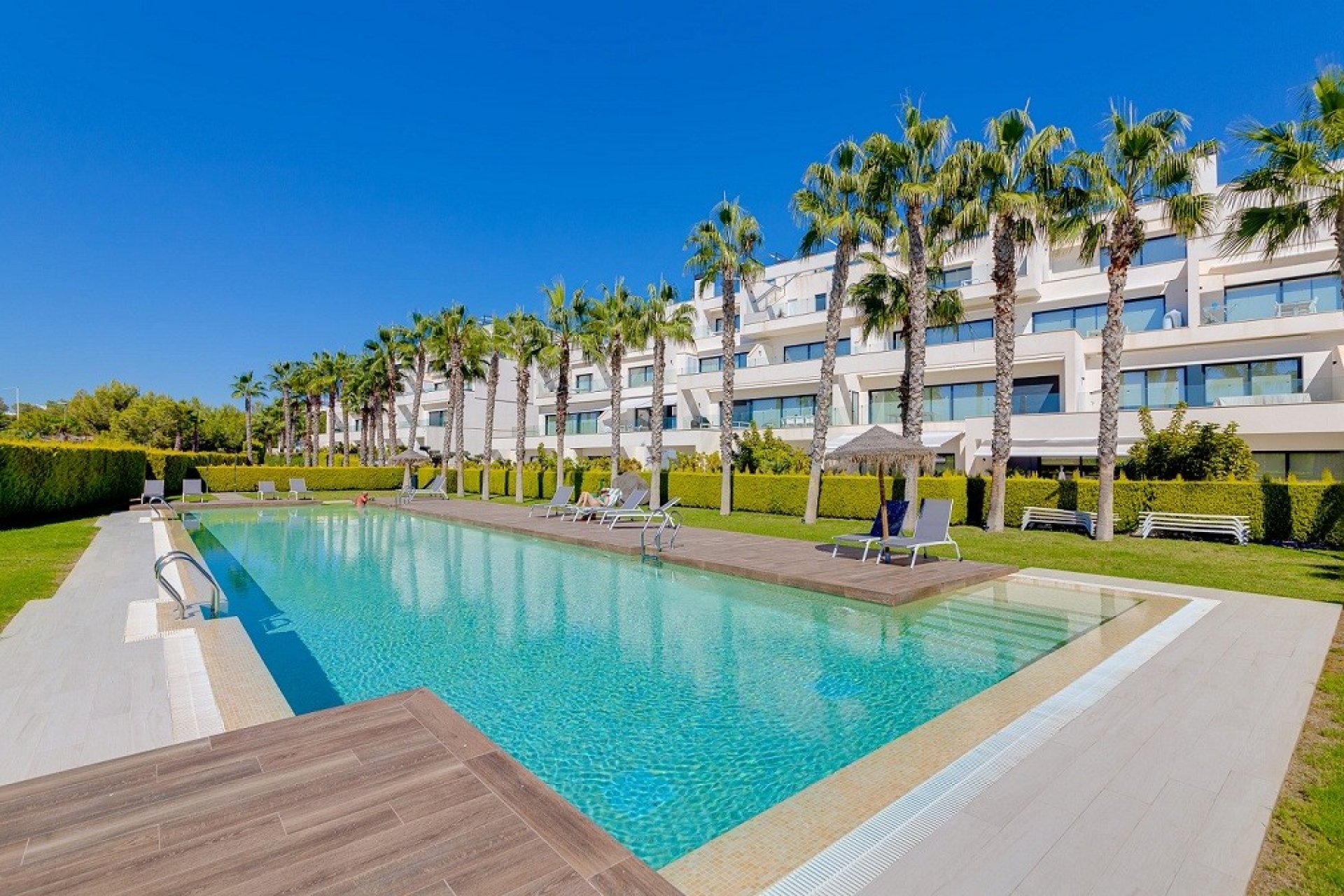 Resale - Apartment / flat -
Las Colinas Golf Resort