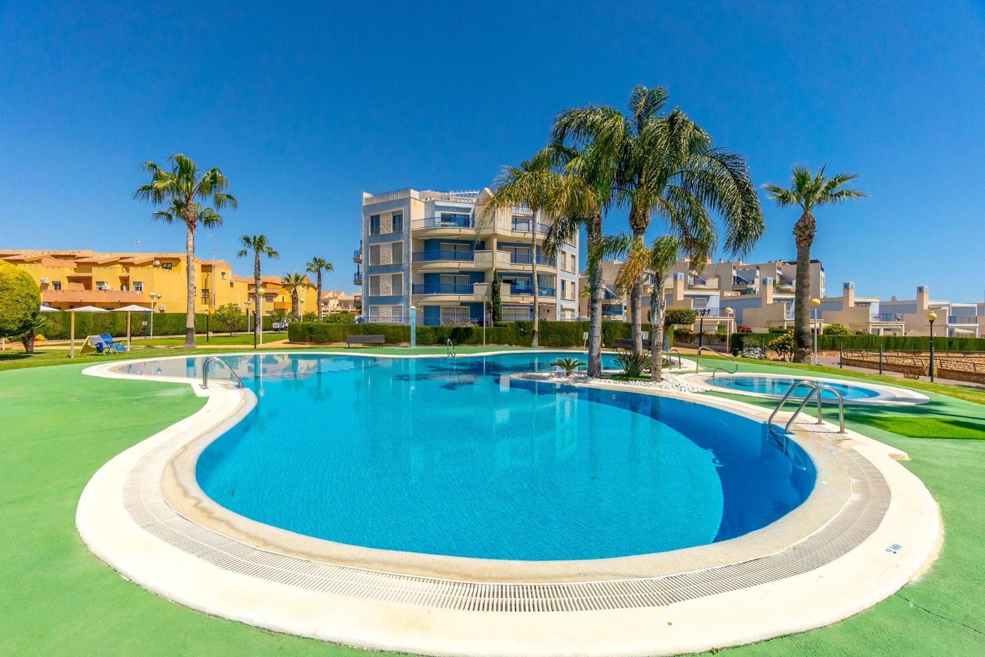 Resale - Apartment / flat -
Orihuela Costa - Campoamor