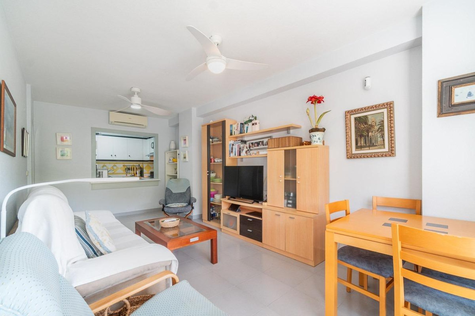 Resale - Apartment / flat -
Orihuela Costa - Campoamor
