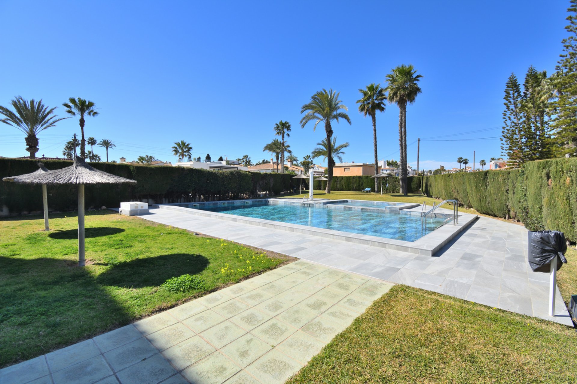 Resale - Apartment / flat -
Orihuela Costa - Playa Flamenca