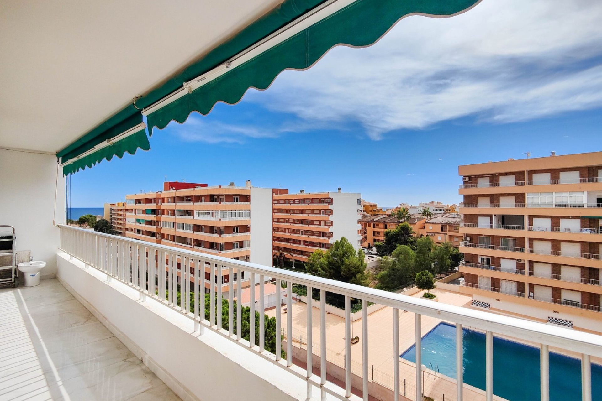 Resale - Apartment / flat -
Orihuela Costa - Punta Prima