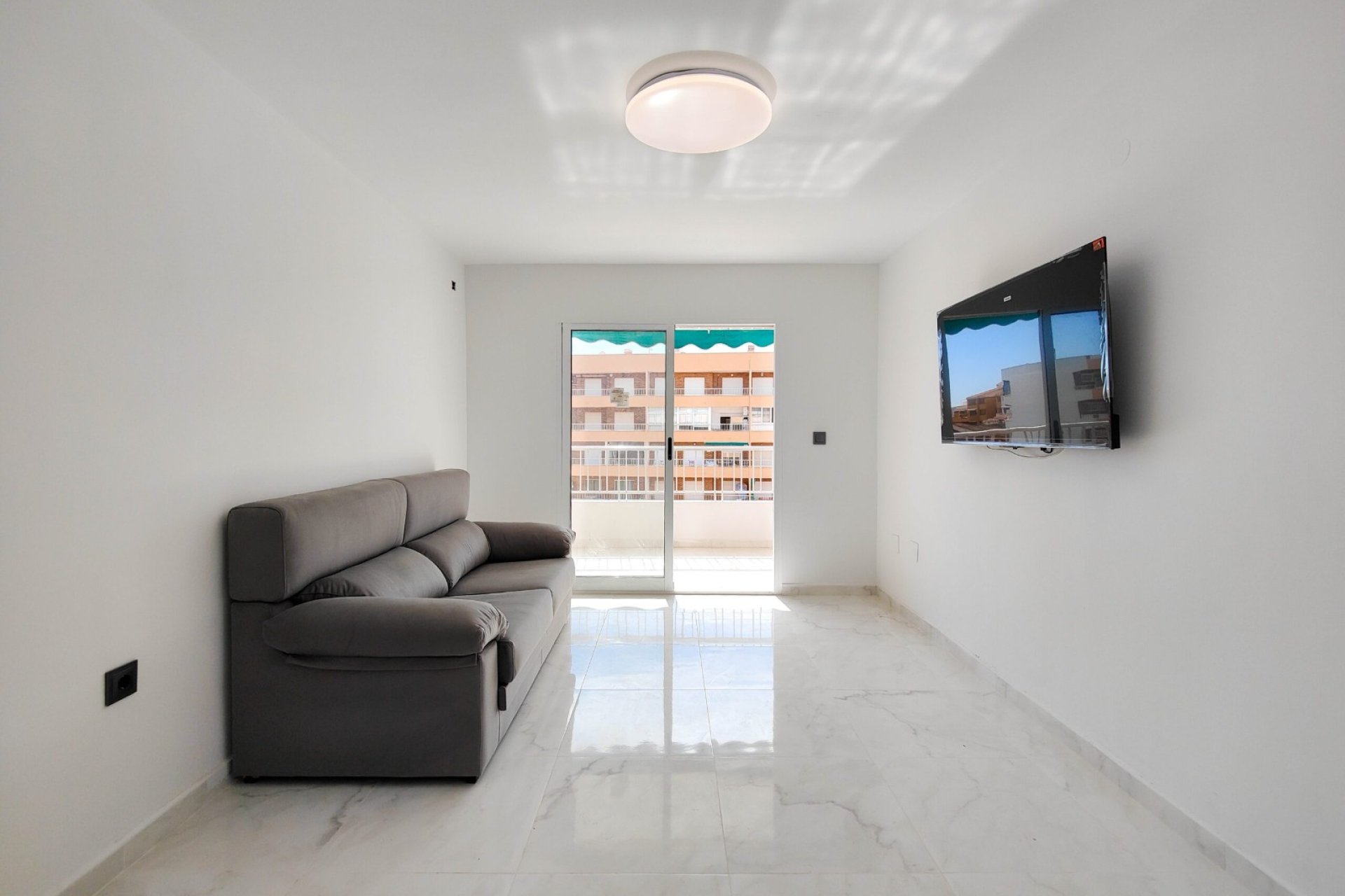 Resale - Apartment / flat -
Orihuela Costa - Punta Prima
