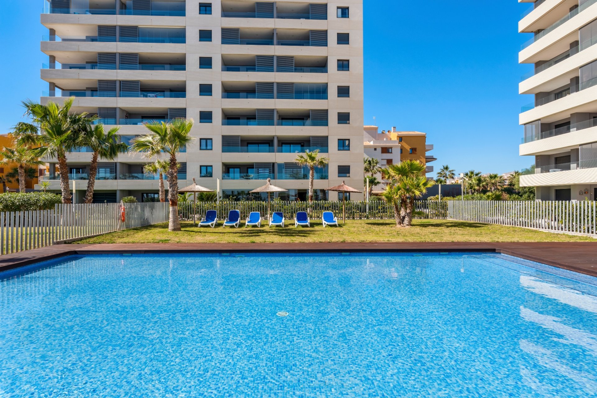 Resale - Apartment / flat -
Orihuela Costa - Punta Prima