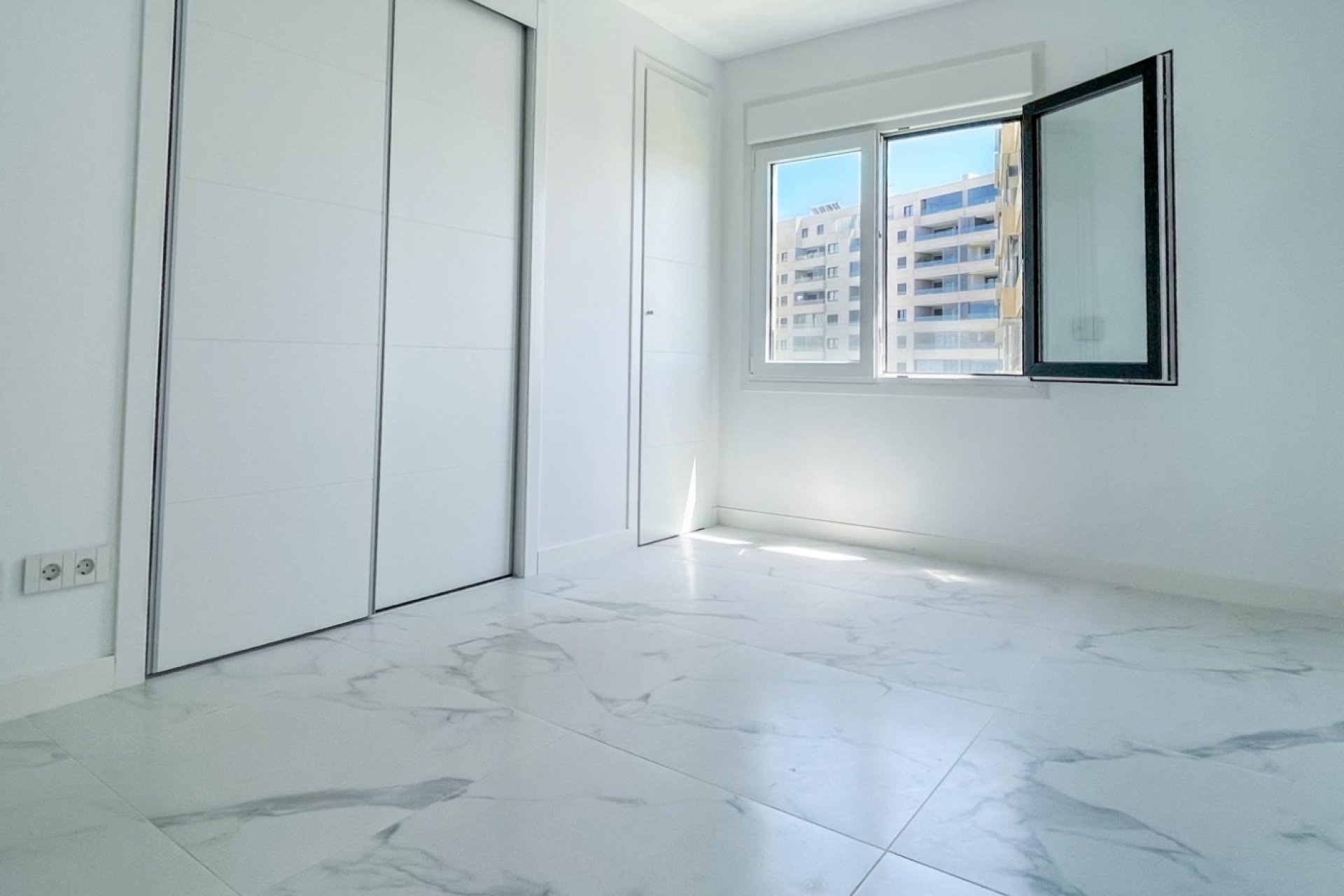 Resale - Apartment / flat -
Orihuela Costa - Punta Prima
