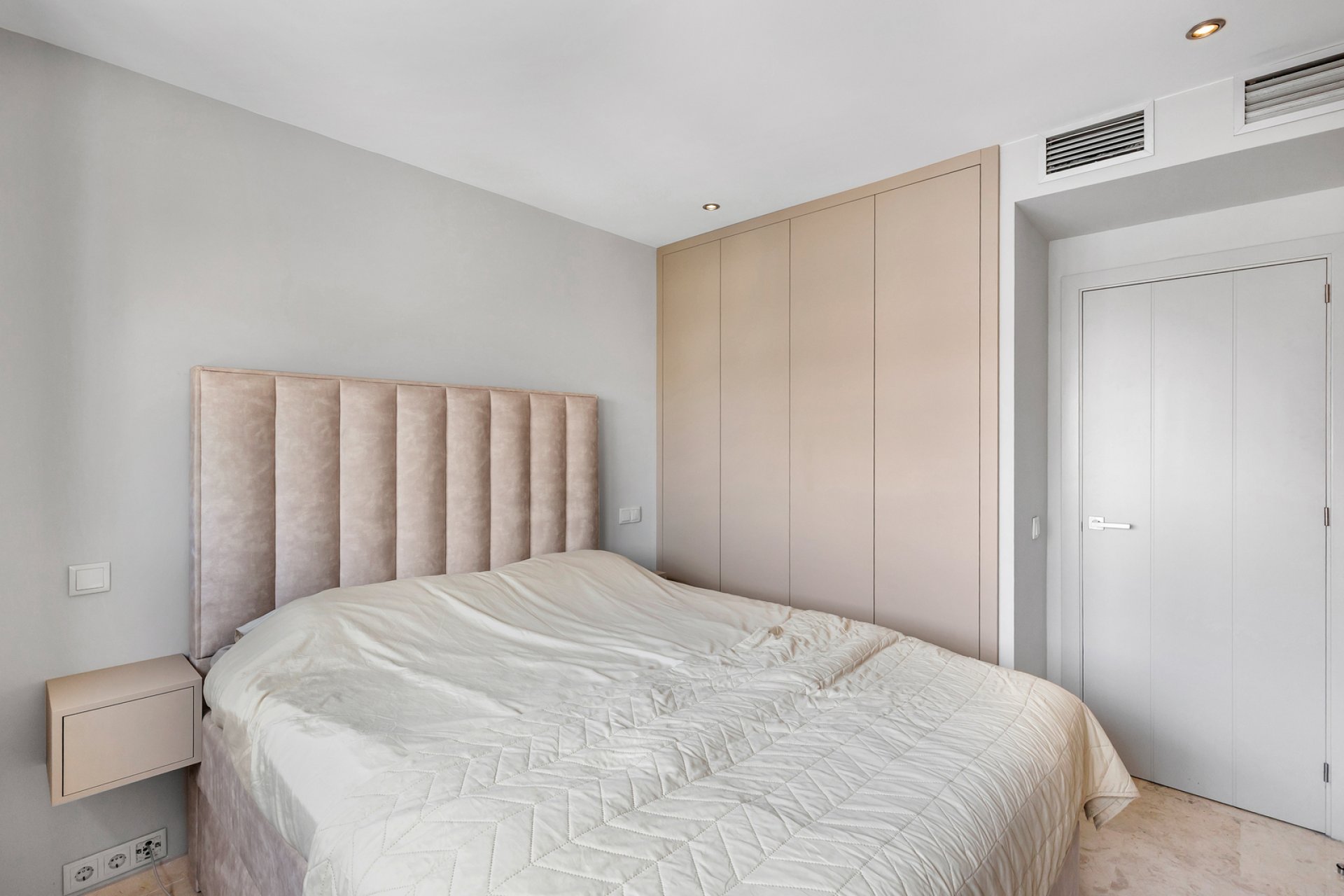 Resale - Apartment / flat -
Orihuela Costa - Punta Prima