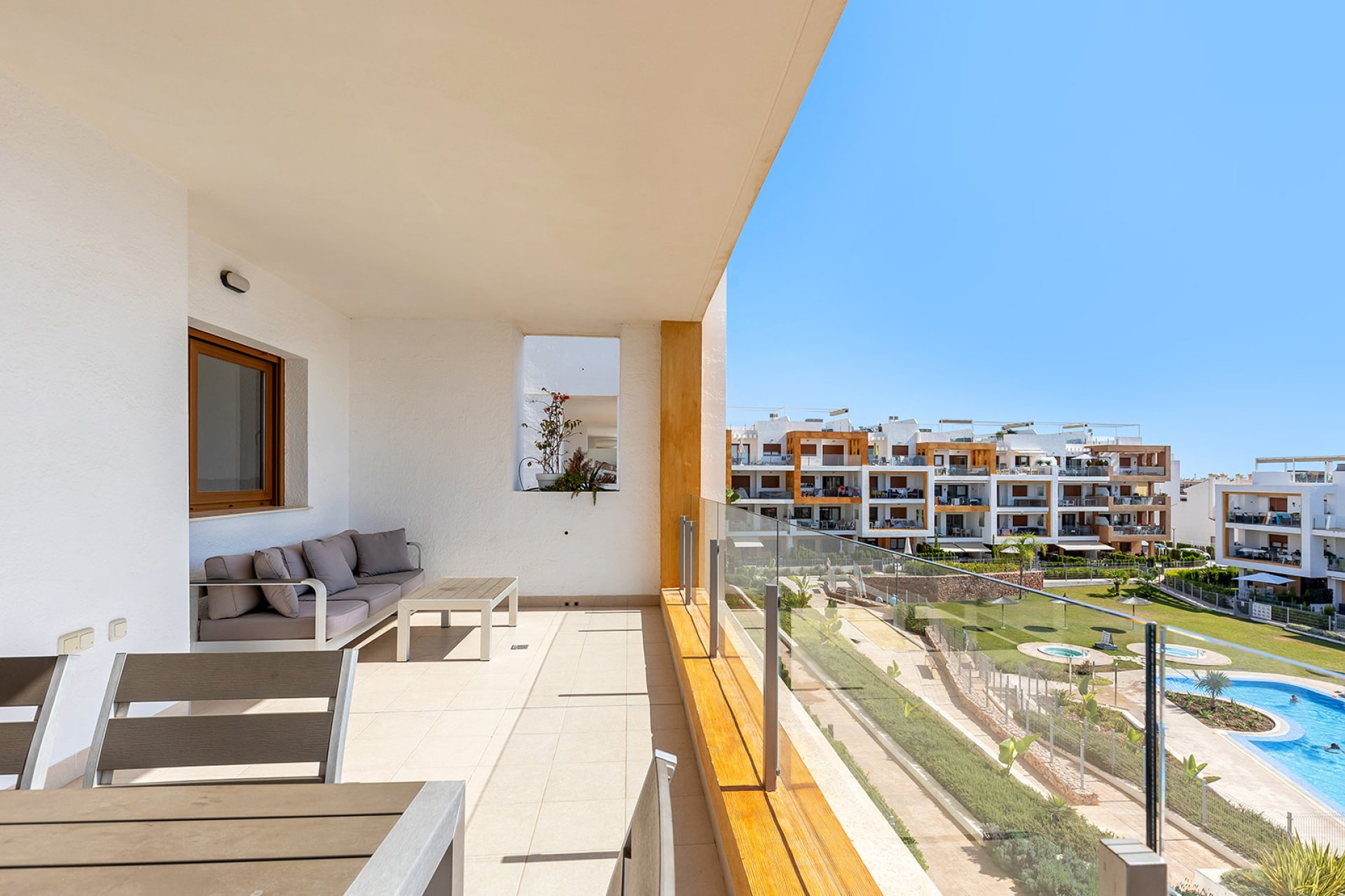 Resale - Apartment / flat -
Orihuela Costa - Villamartin