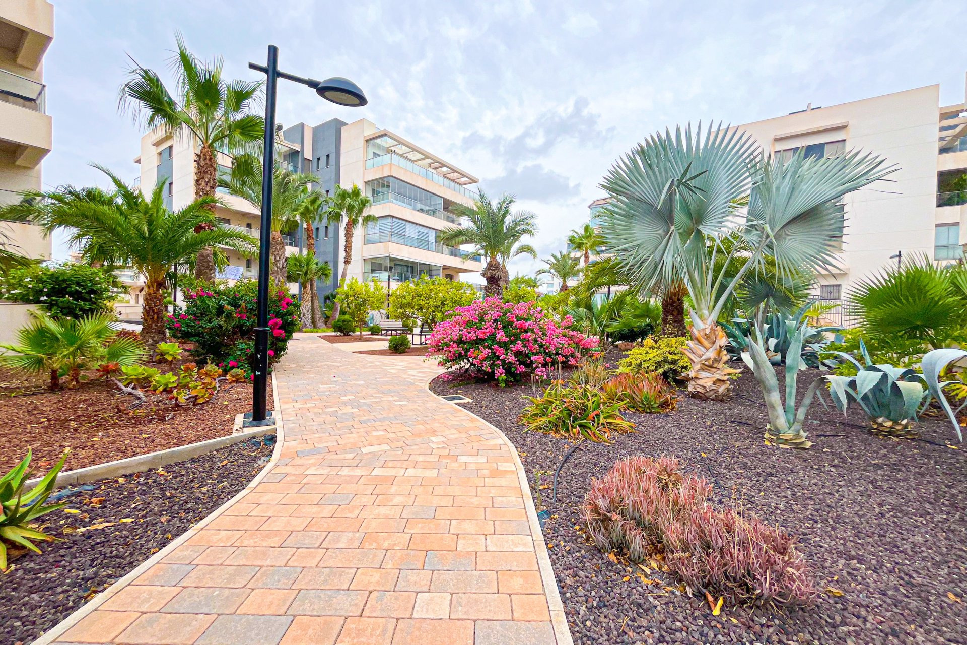 Resale - Apartment / flat -
Orihuela Costa - Villamartin