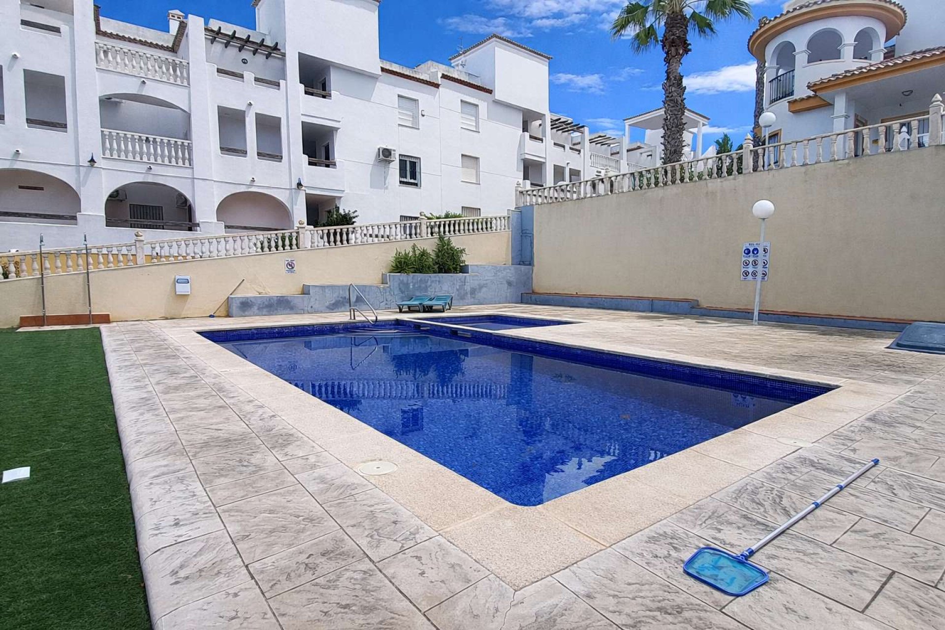 Resale - Apartment / flat -
Orihuela Costa - Villamartin