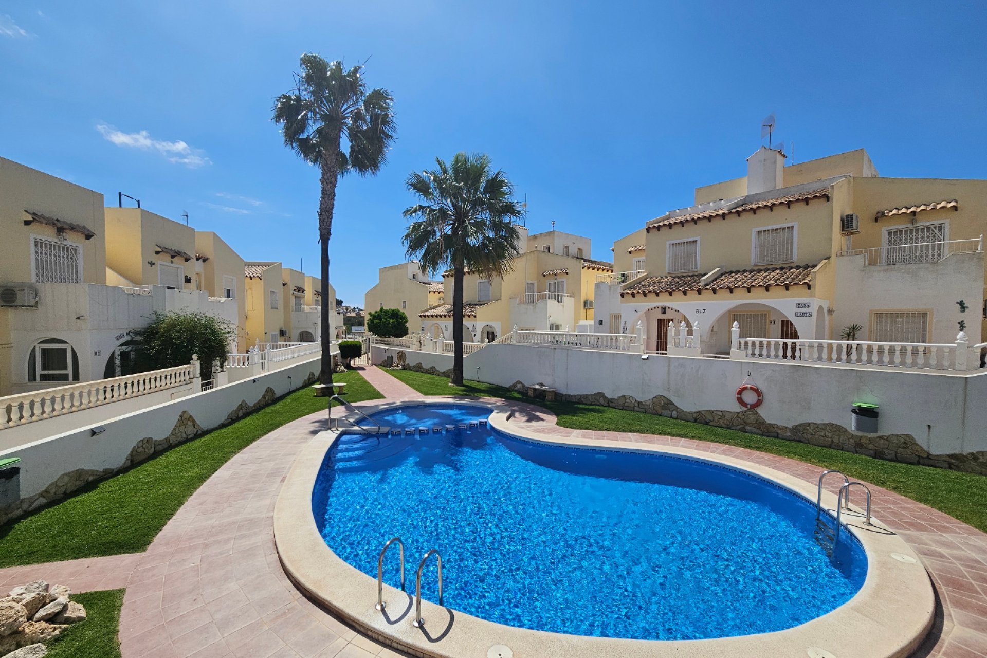 Resale - Apartment / flat -
Orihuela Costa - Villamartin