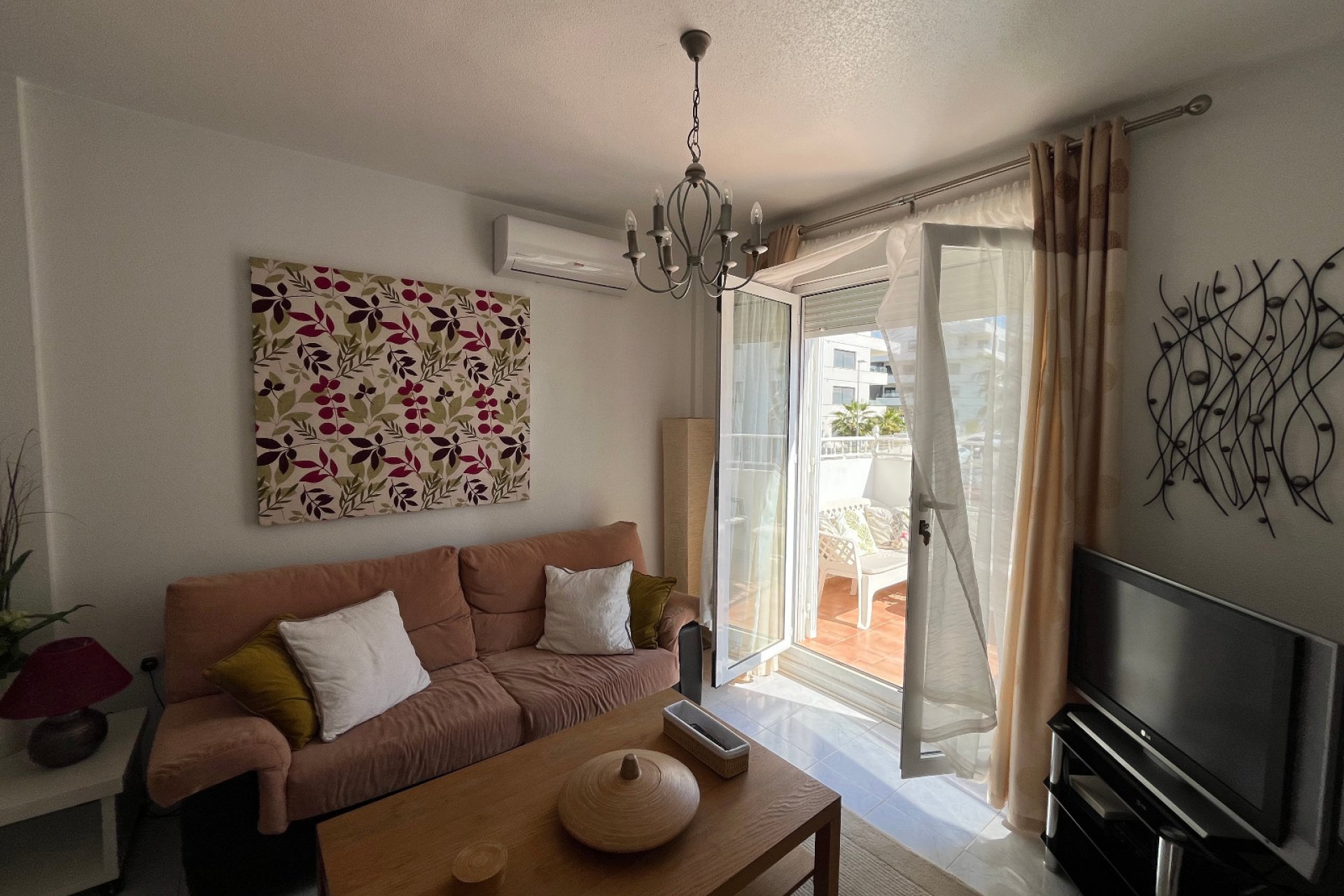 Resale - Apartment / flat -
Orihuela Costa - Villamartin