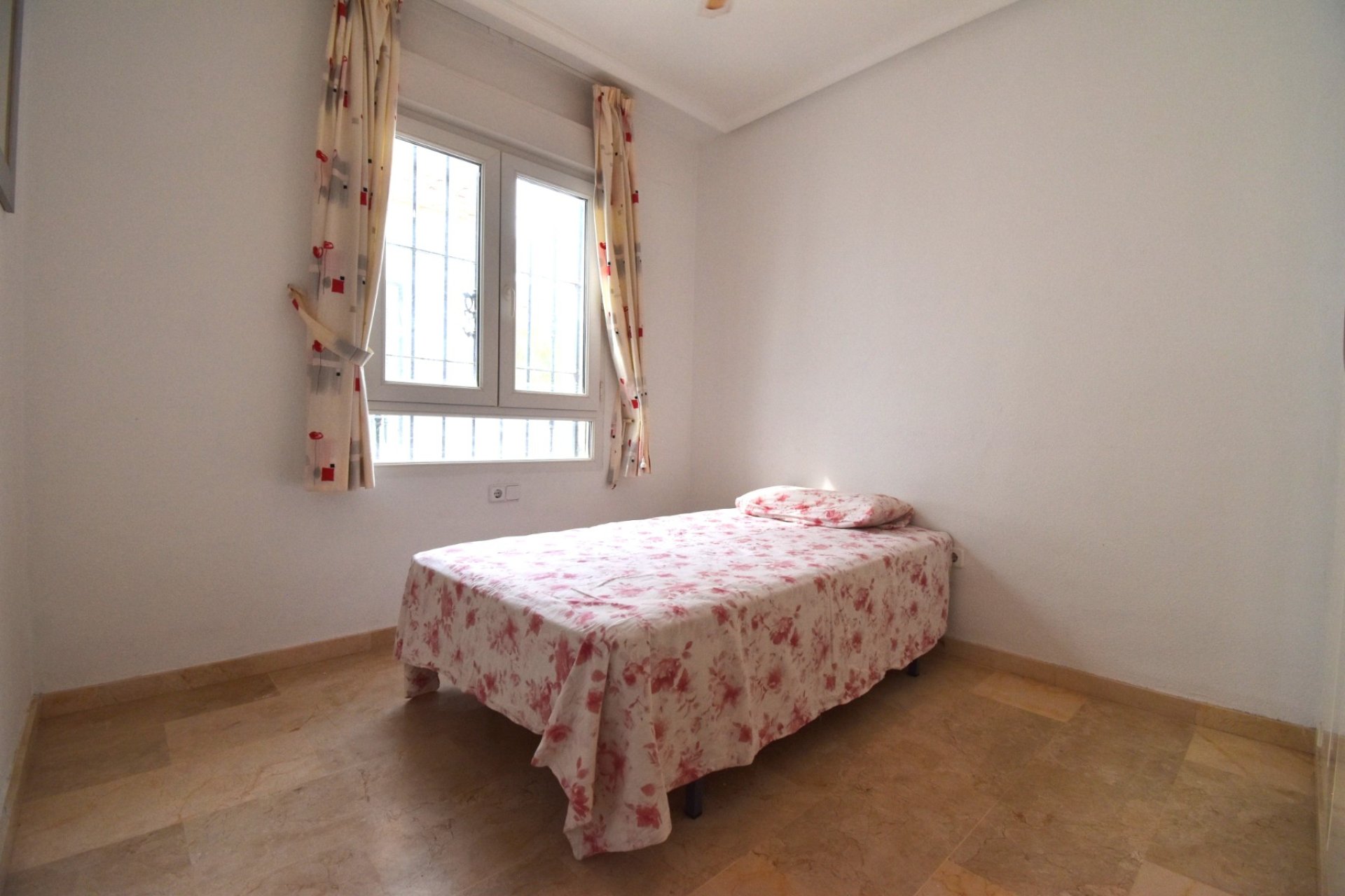 Resale - Apartment / flat -
Orihuela Costa - Villamartin