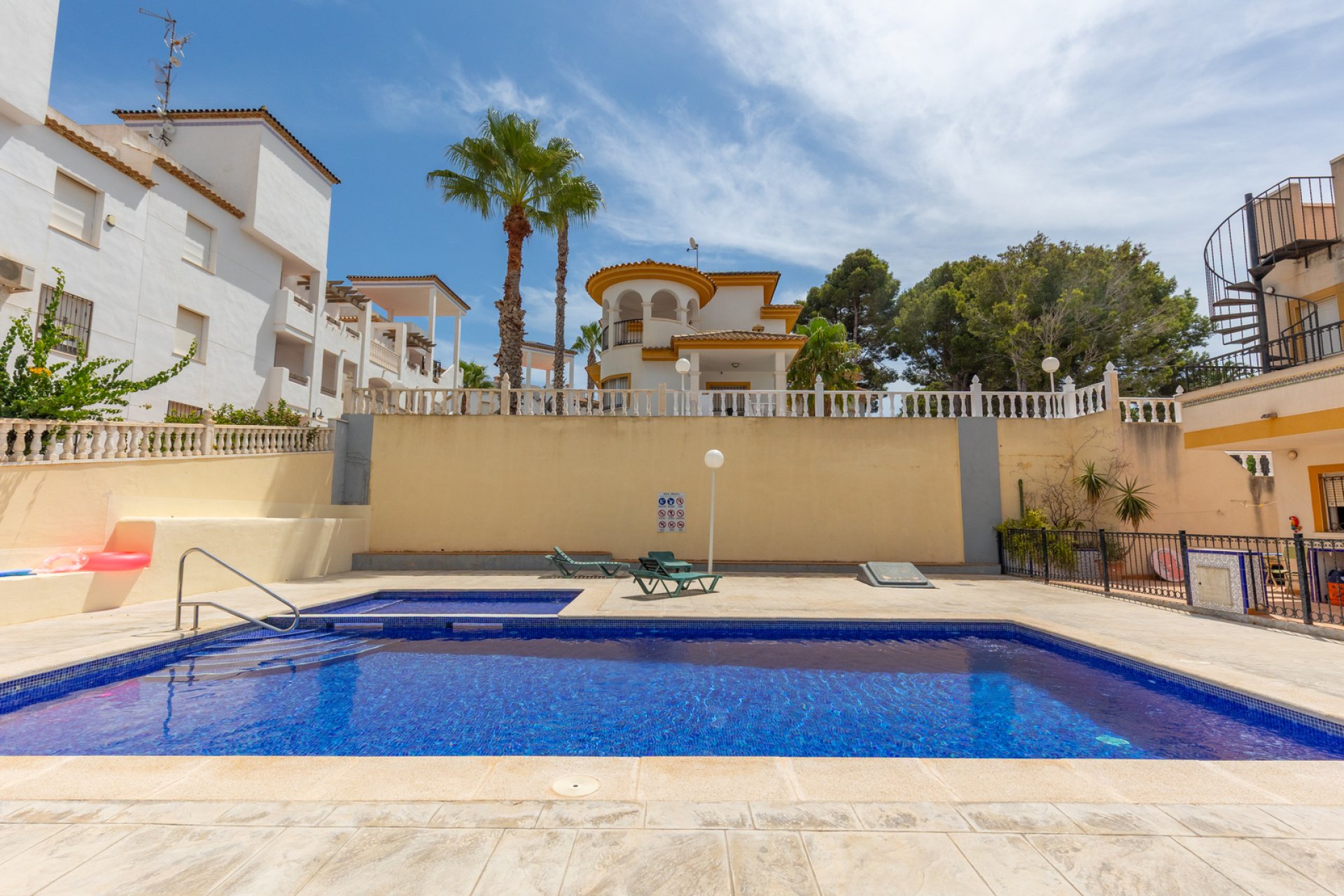 Resale - Apartment / flat -
Orihuela Costa - Villamartin