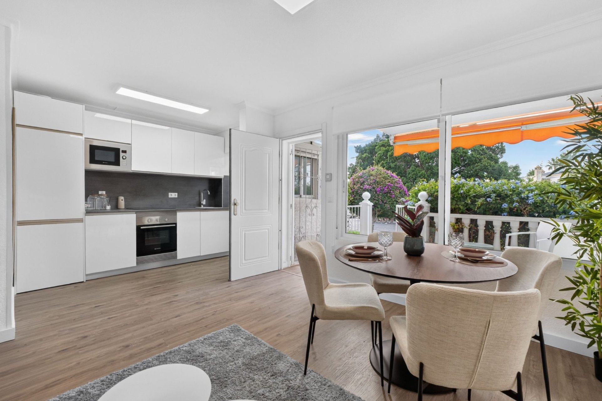 Resale - Apartment / flat -
Orihuela Costa - Villamartin