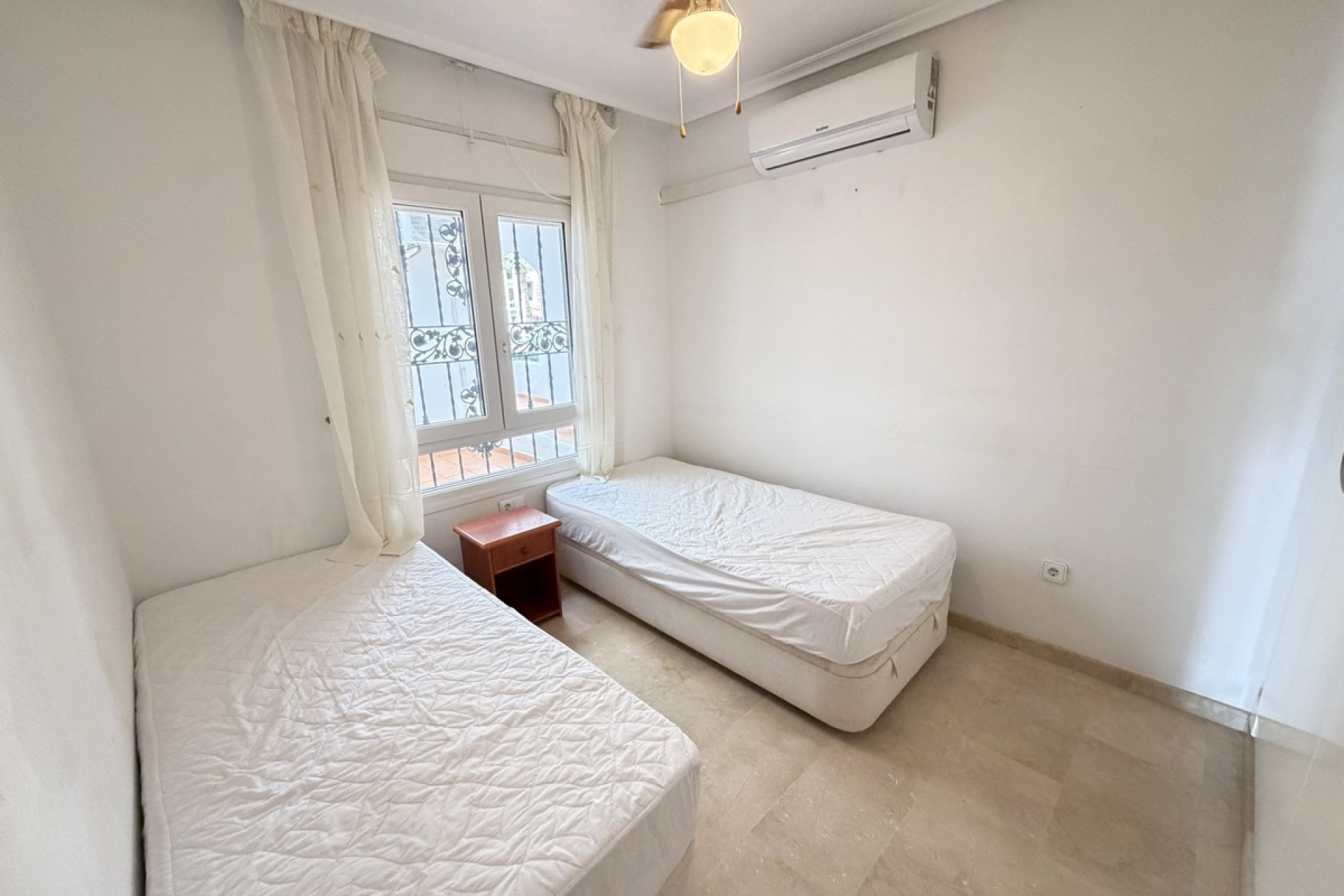 Resale - Apartment / flat -
Orihuela Costa - Villamartin