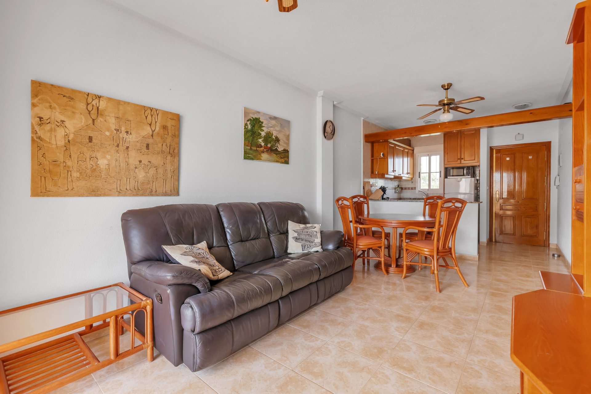 Resale - Apartment / flat -
Orihuela - Villamartin