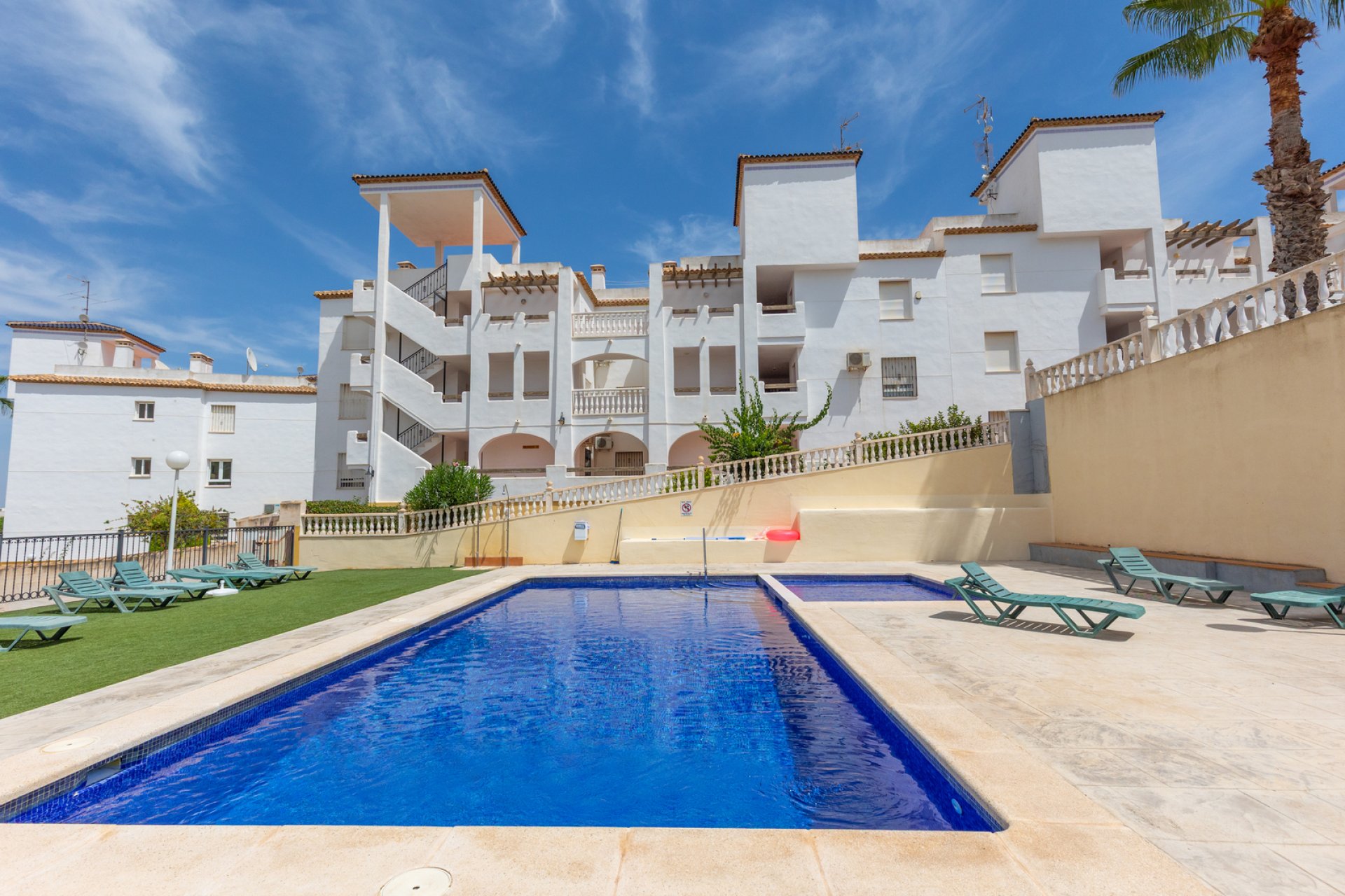 Resale - Apartment / flat -
Orihuela - Villamartin