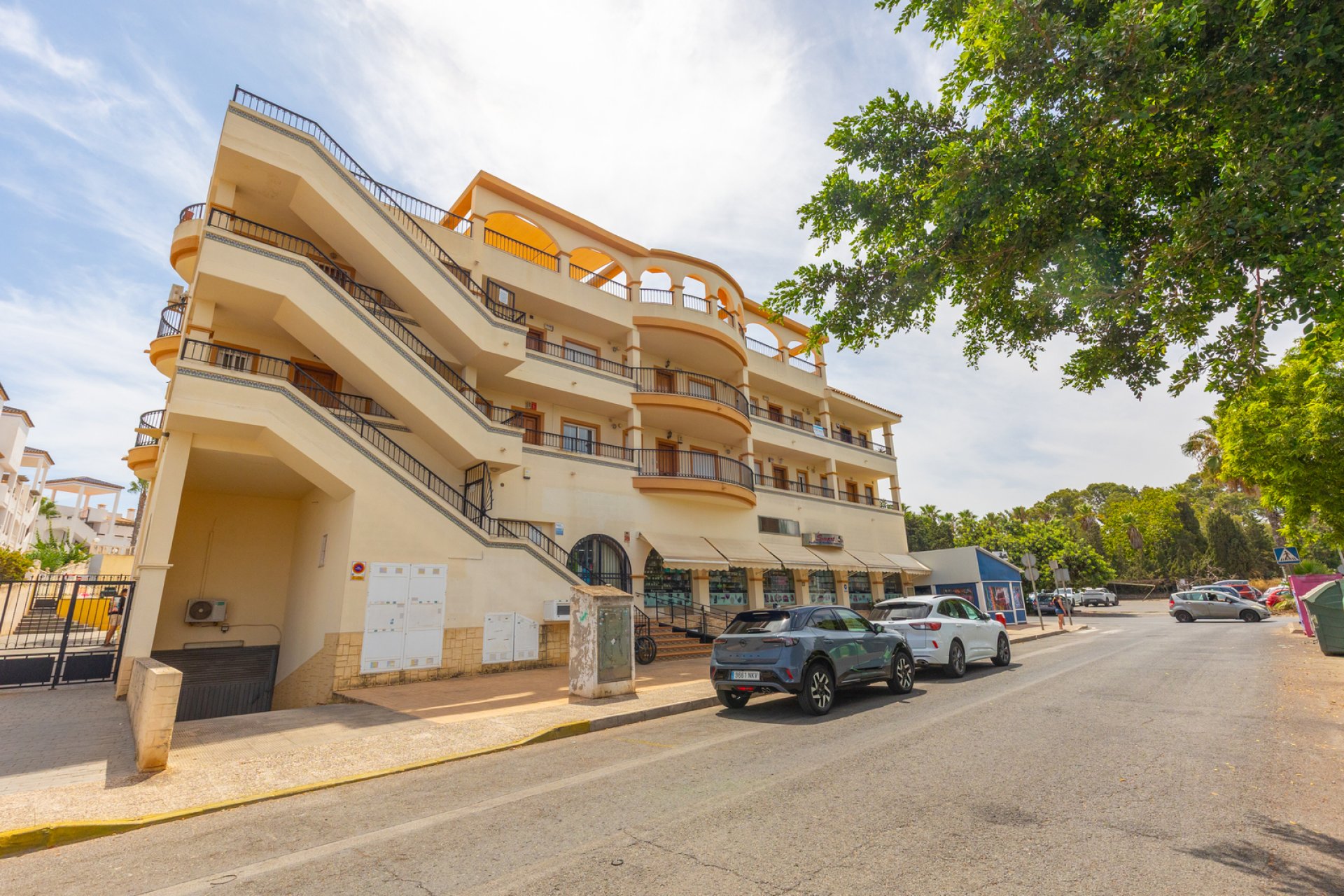 Resale - Apartment / flat -
Orihuela - Villamartin