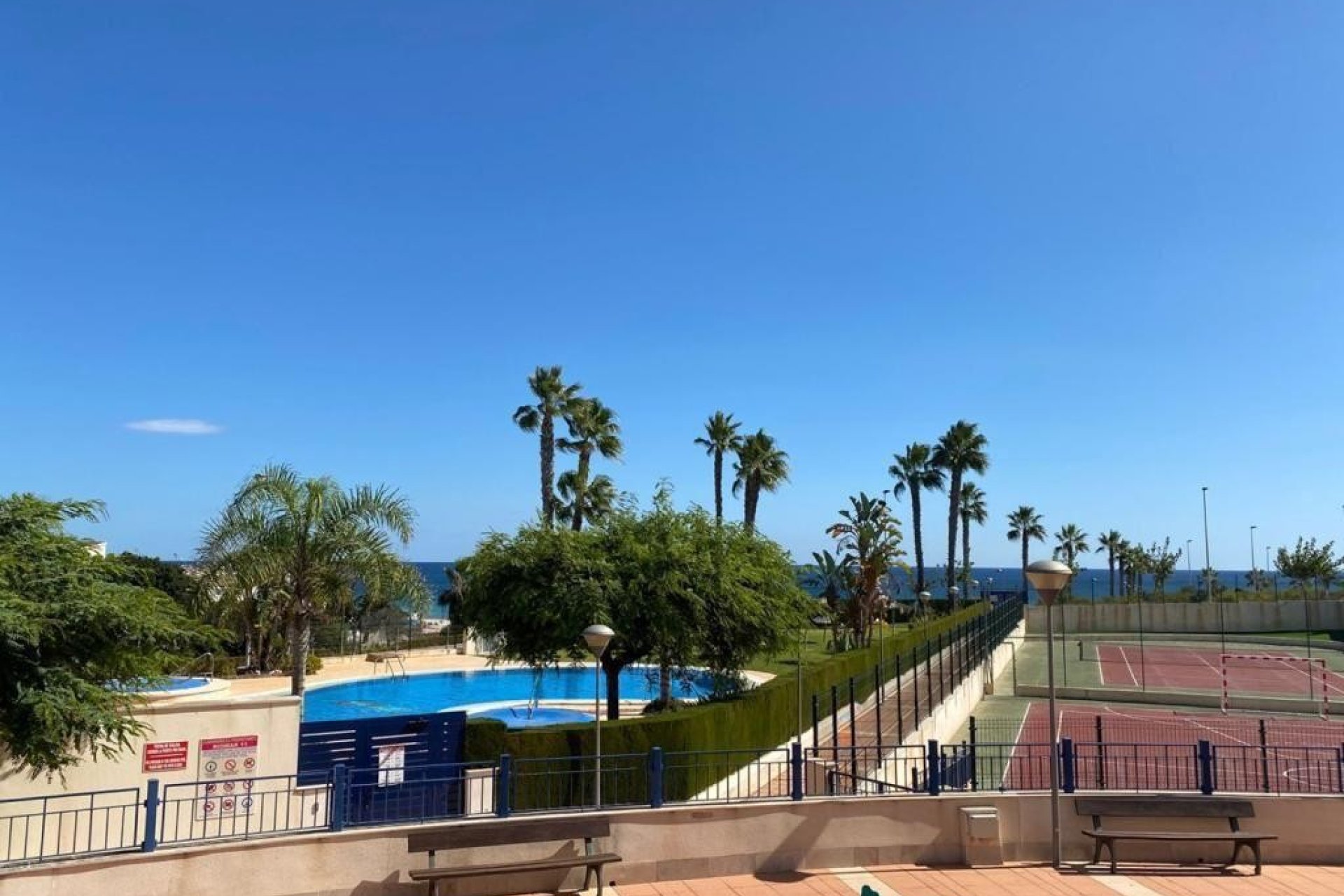 Resale - Apartment / flat -
Pilar de la Horadada - Mil Palmeras