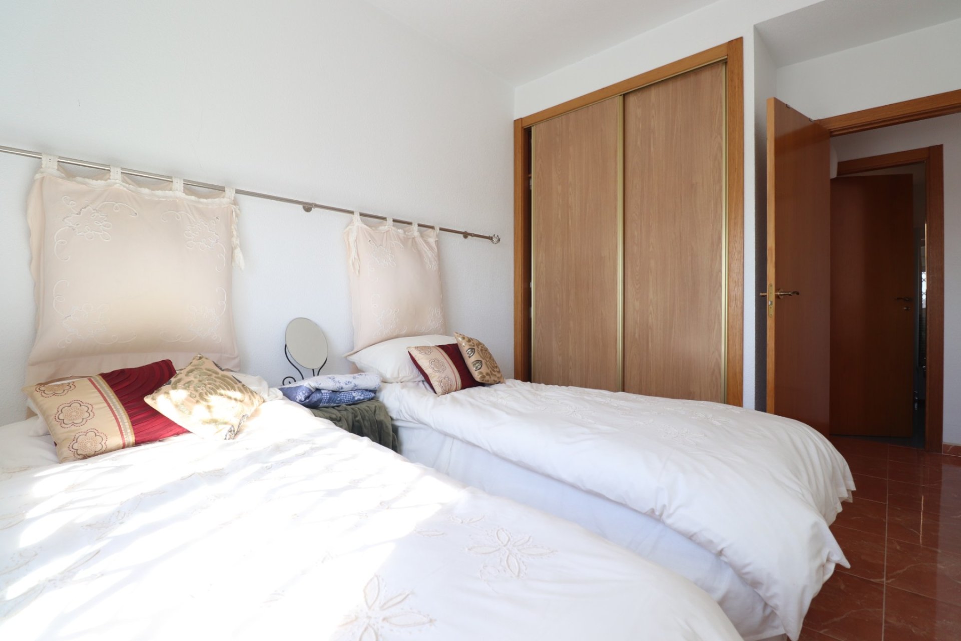 Resale - Apartment / flat -
Rafal - Rafal - Town