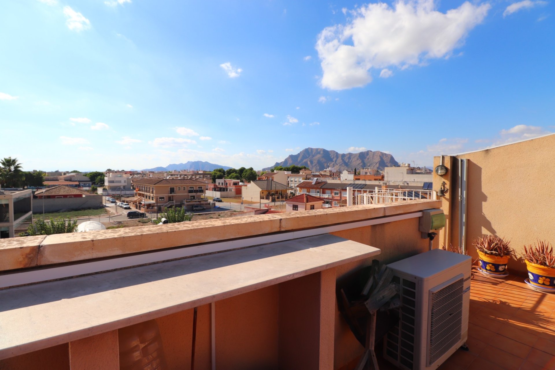 Resale - Apartment / flat -
Rafal - Rafal - Town