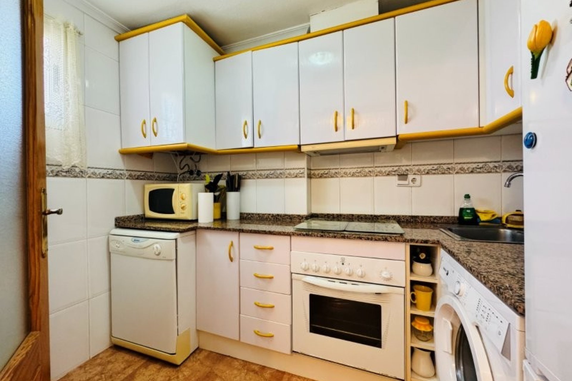 Resale - Apartment / flat -
Torrevieja - Aguas nuevas 1