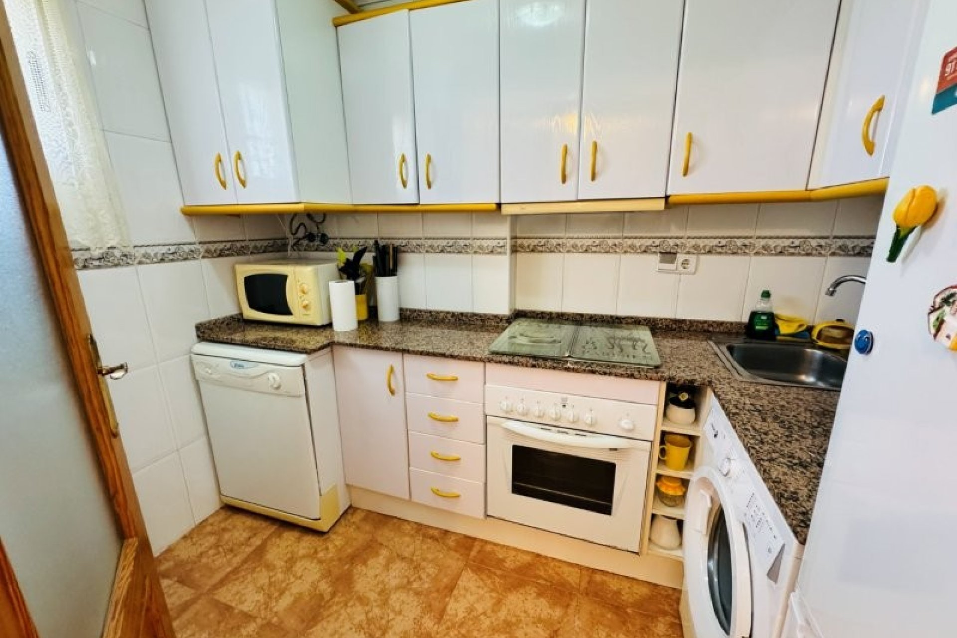 Resale - Apartment / flat -
Torrevieja - Aguas nuevas 1