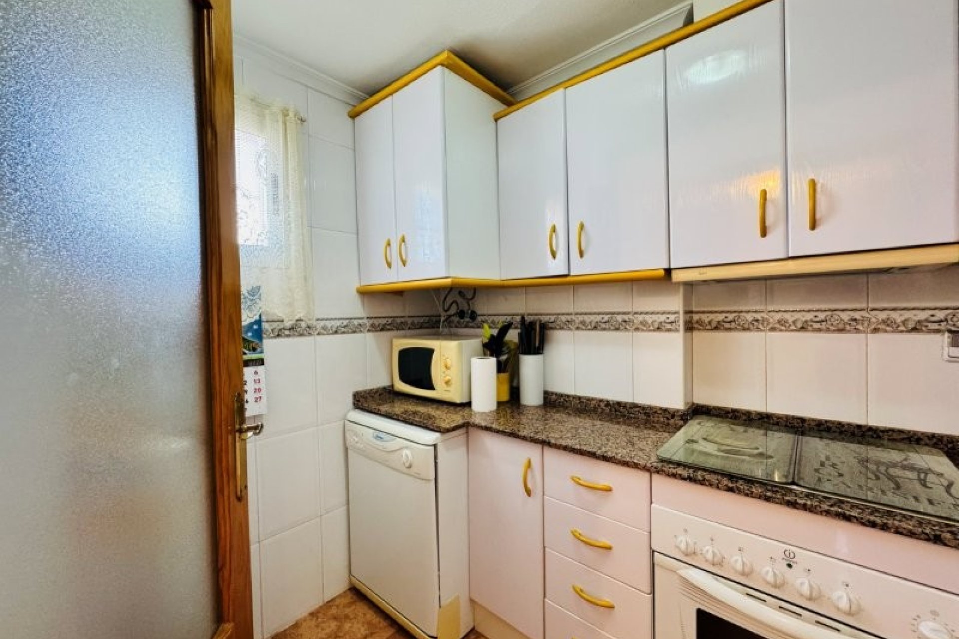 Resale - Apartment / flat -
Torrevieja - Aguas nuevas 1
