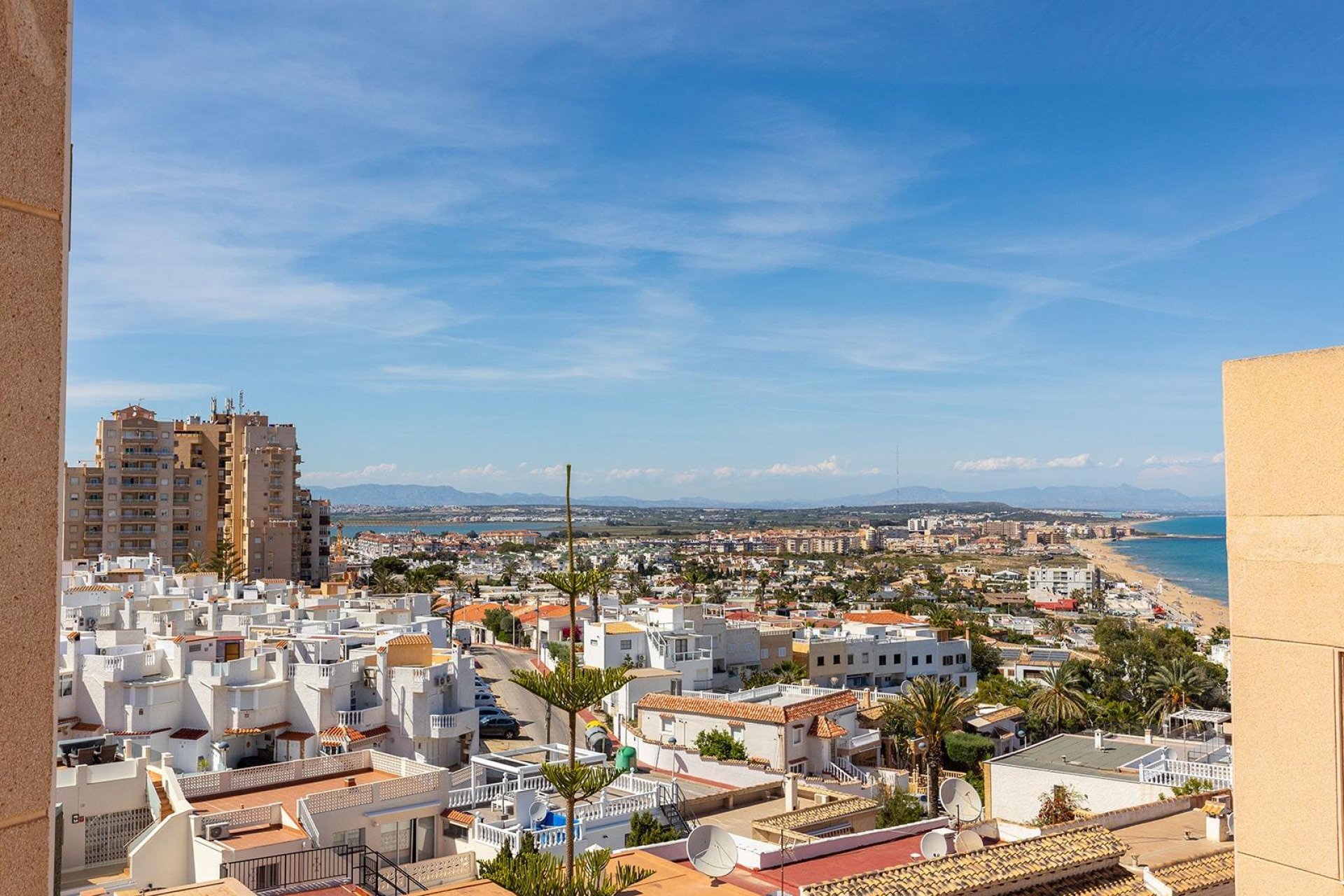Resale - Apartment / flat -
Torrevieja - Cabo cervera