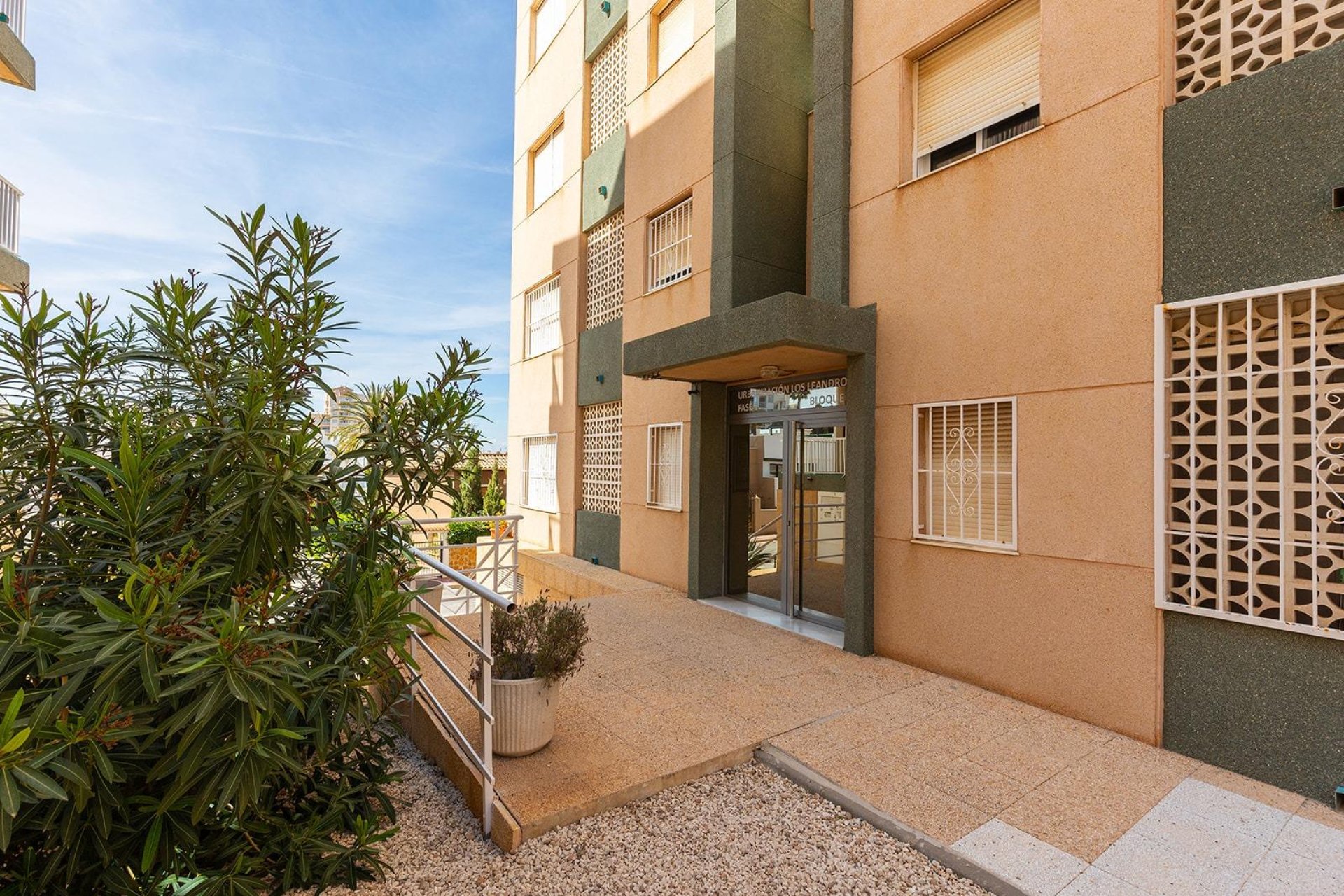 Resale - Apartment / flat -
Torrevieja - Cabo cervera