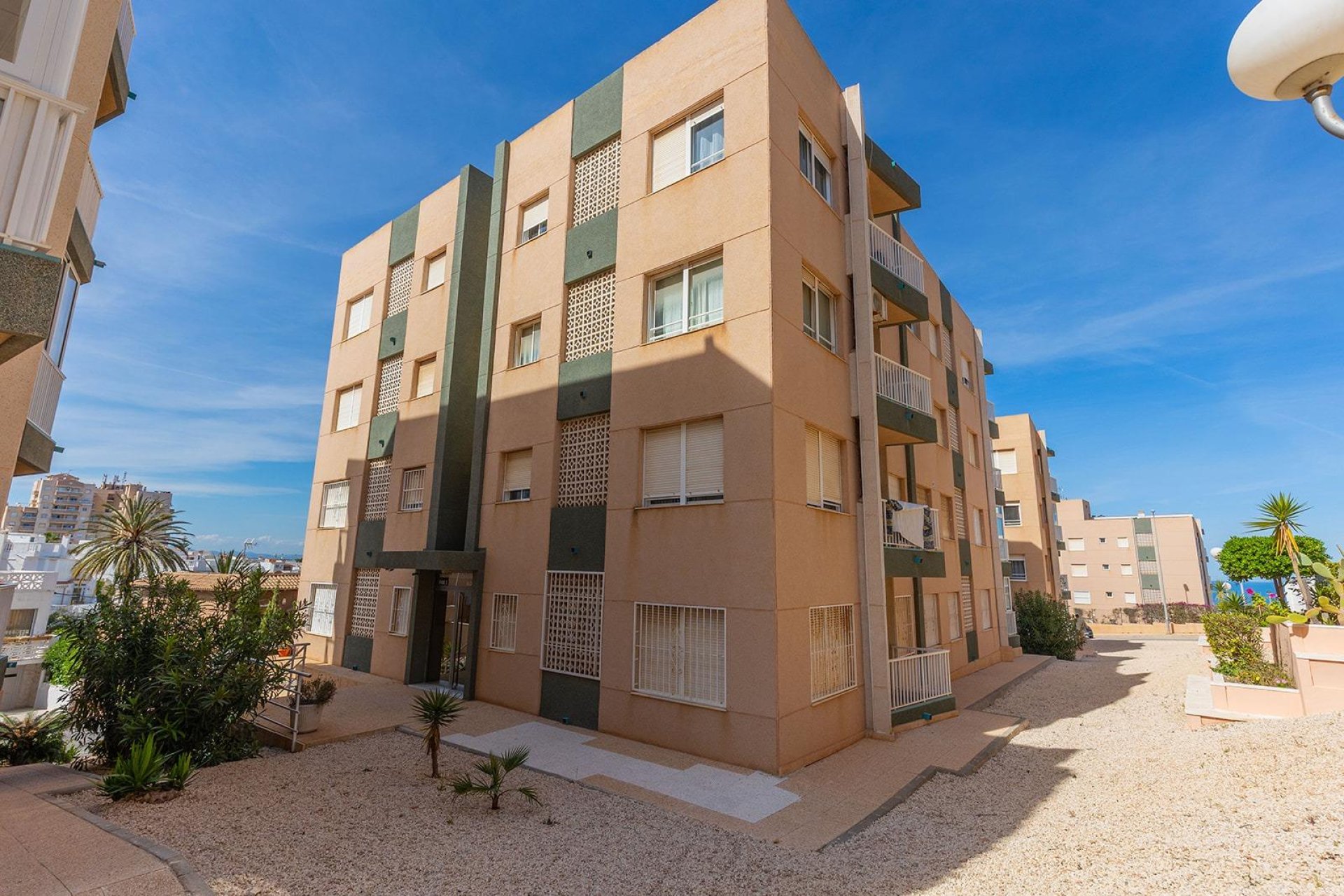 Resale - Apartment / flat -
Torrevieja - Cabo cervera