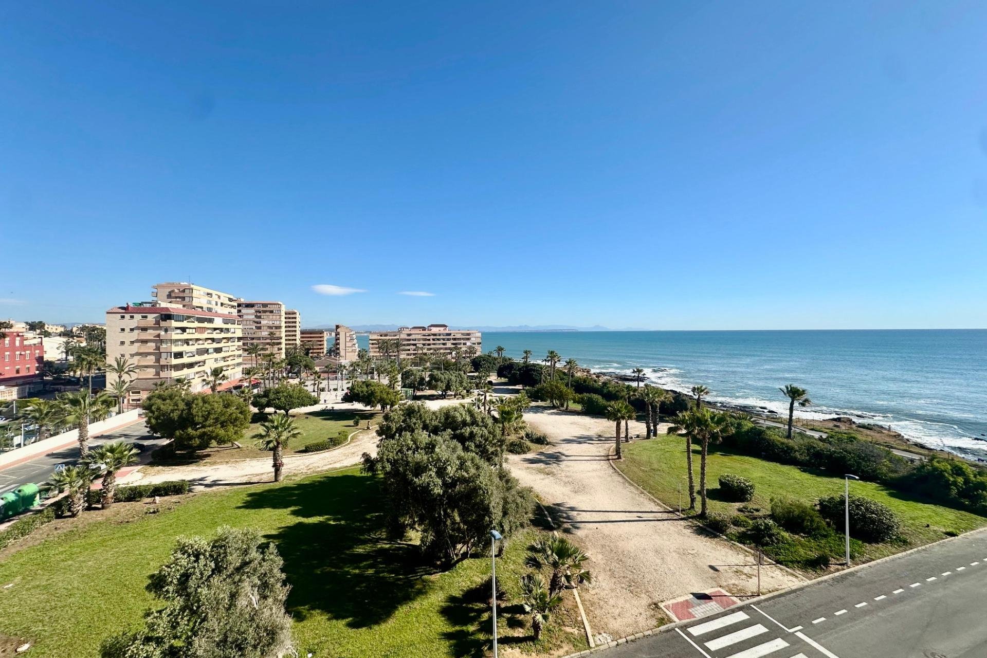 Resale - Apartment / flat -
Torrevieja - Cabo cervera