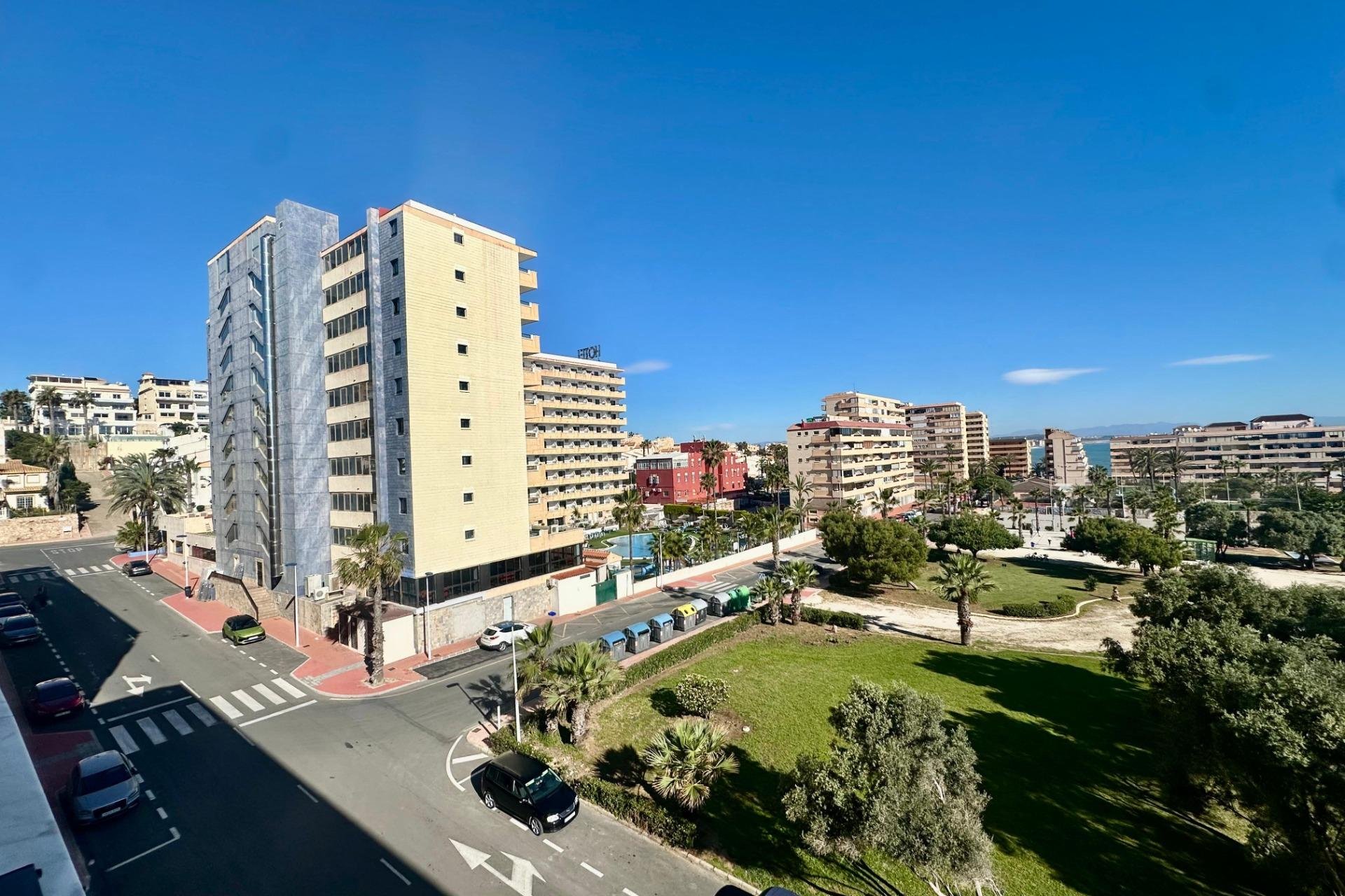 Resale - Apartment / flat -
Torrevieja - Cabo cervera
