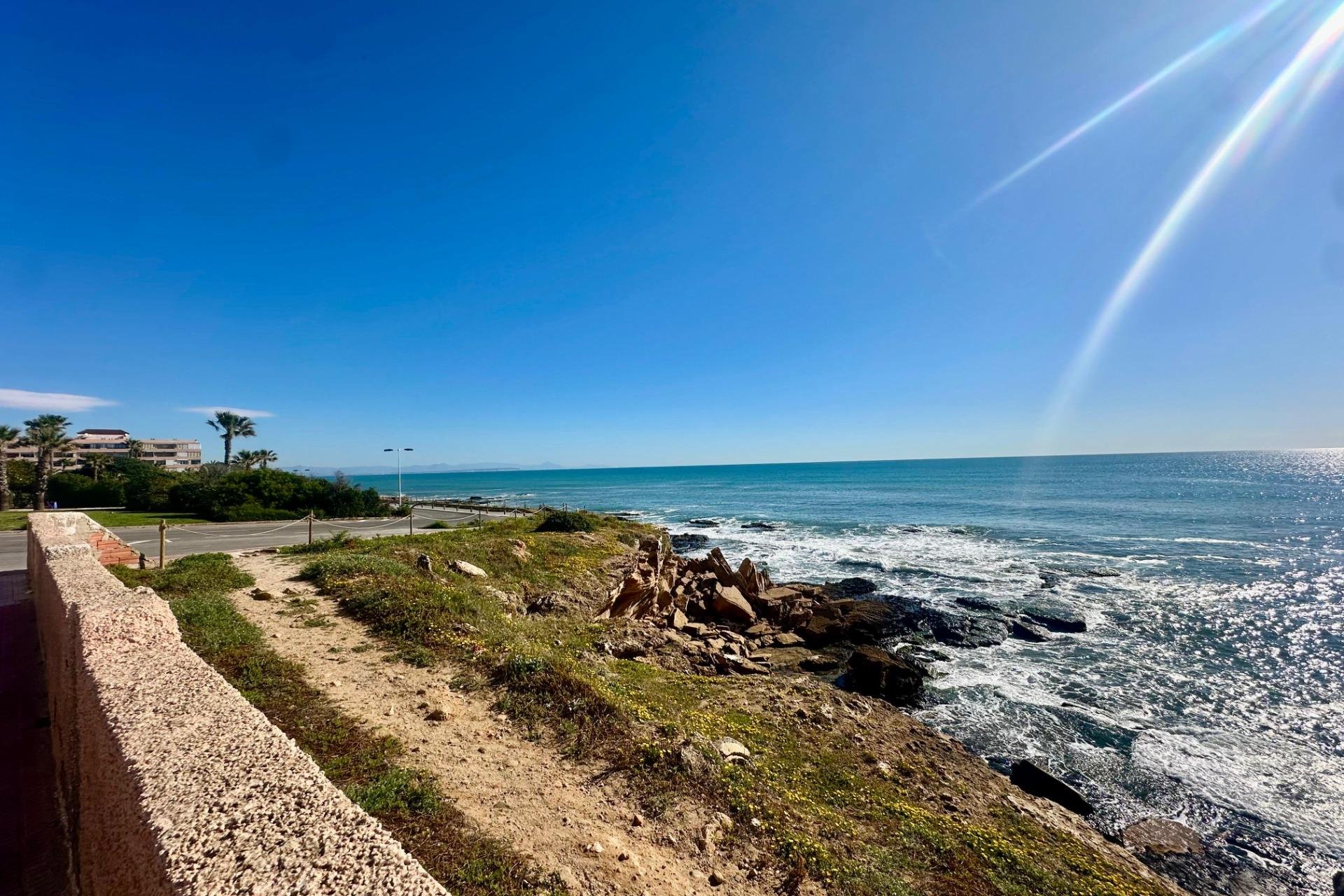 Resale - Apartment / flat -
Torrevieja - Cabo cervera