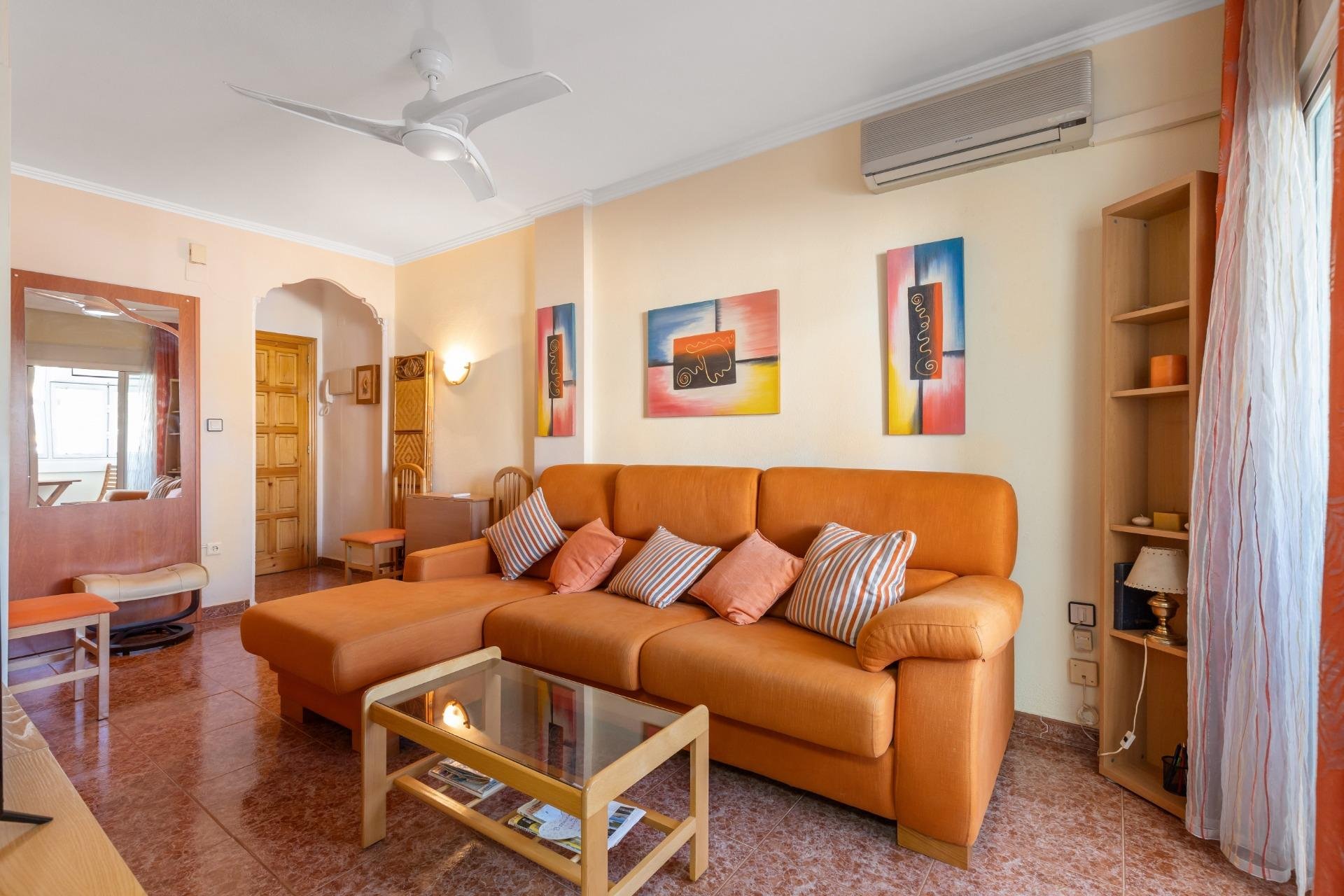 Resale - Apartment / flat -
Torrevieja - Centro