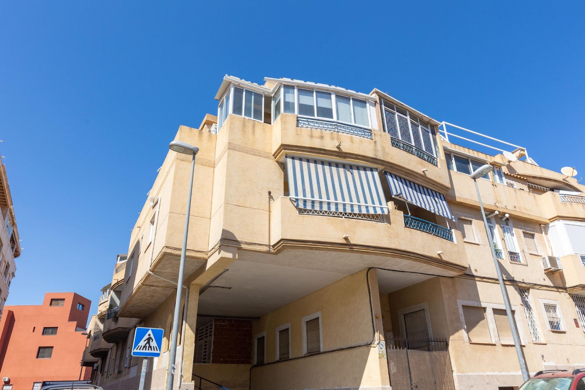 Resale - Apartment / flat -
Torrevieja - Centro