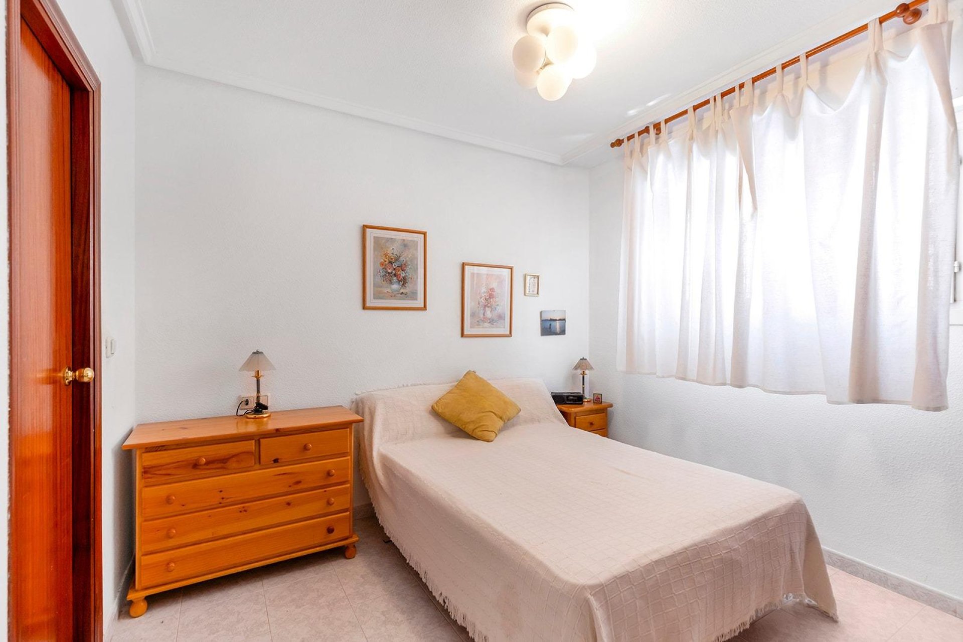 Resale - Apartment / flat -
Torrevieja - Centro